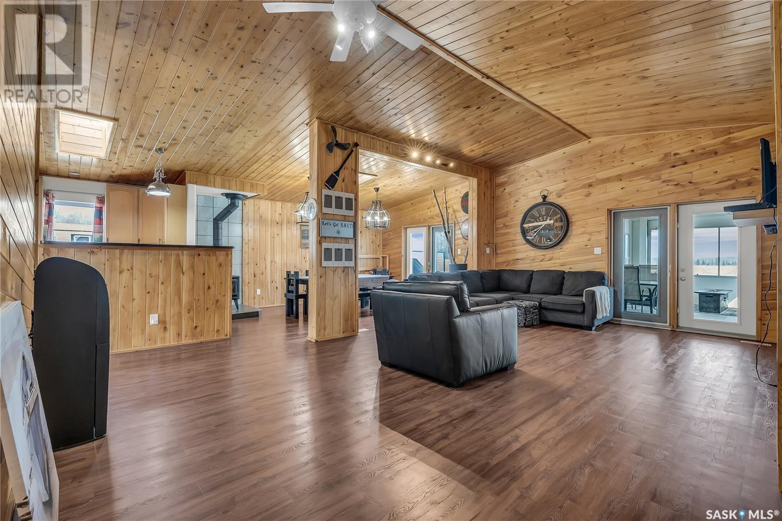 108 Iroquois Lake Drive Property Photo 14