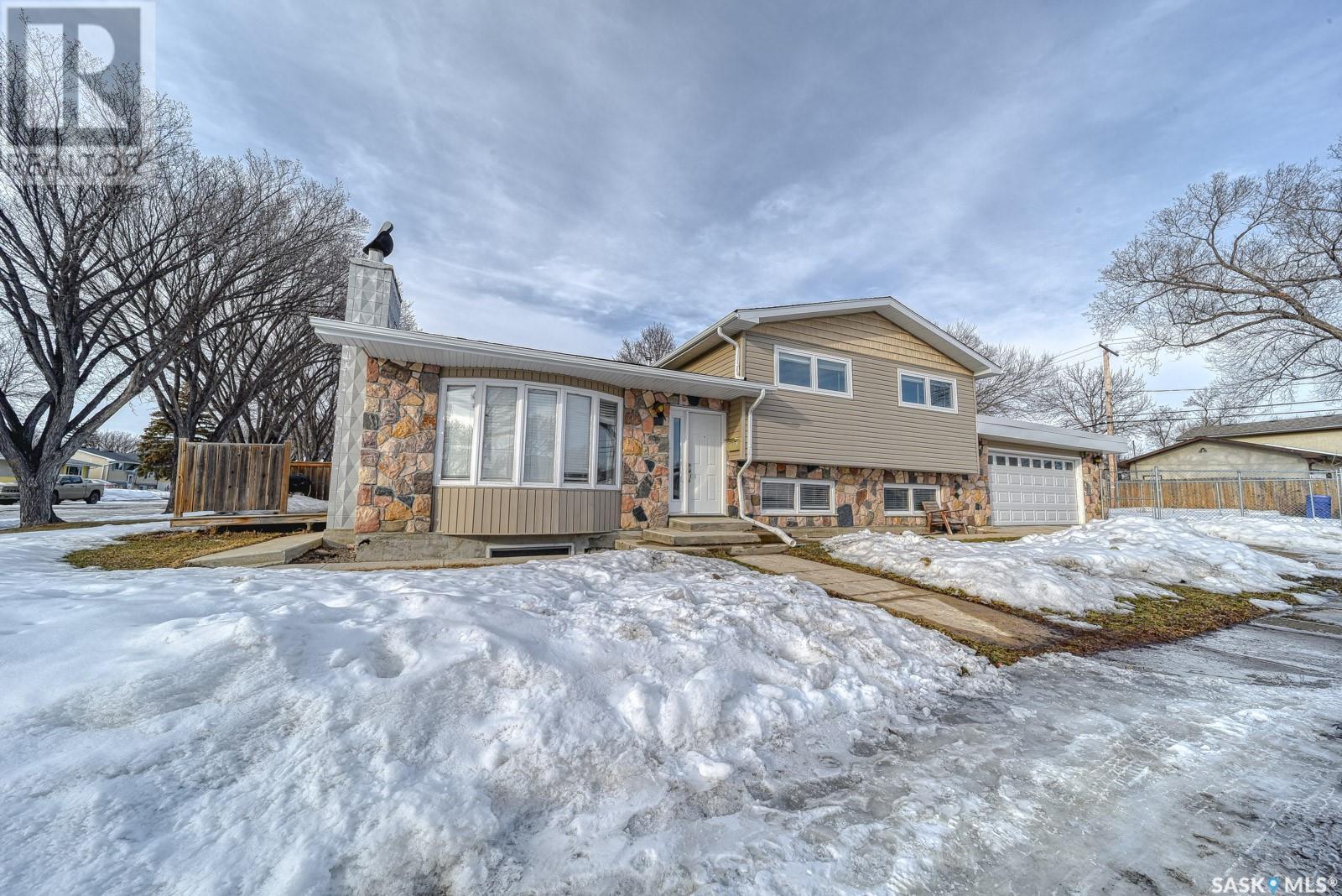 1075 Howson Street Property Photo
