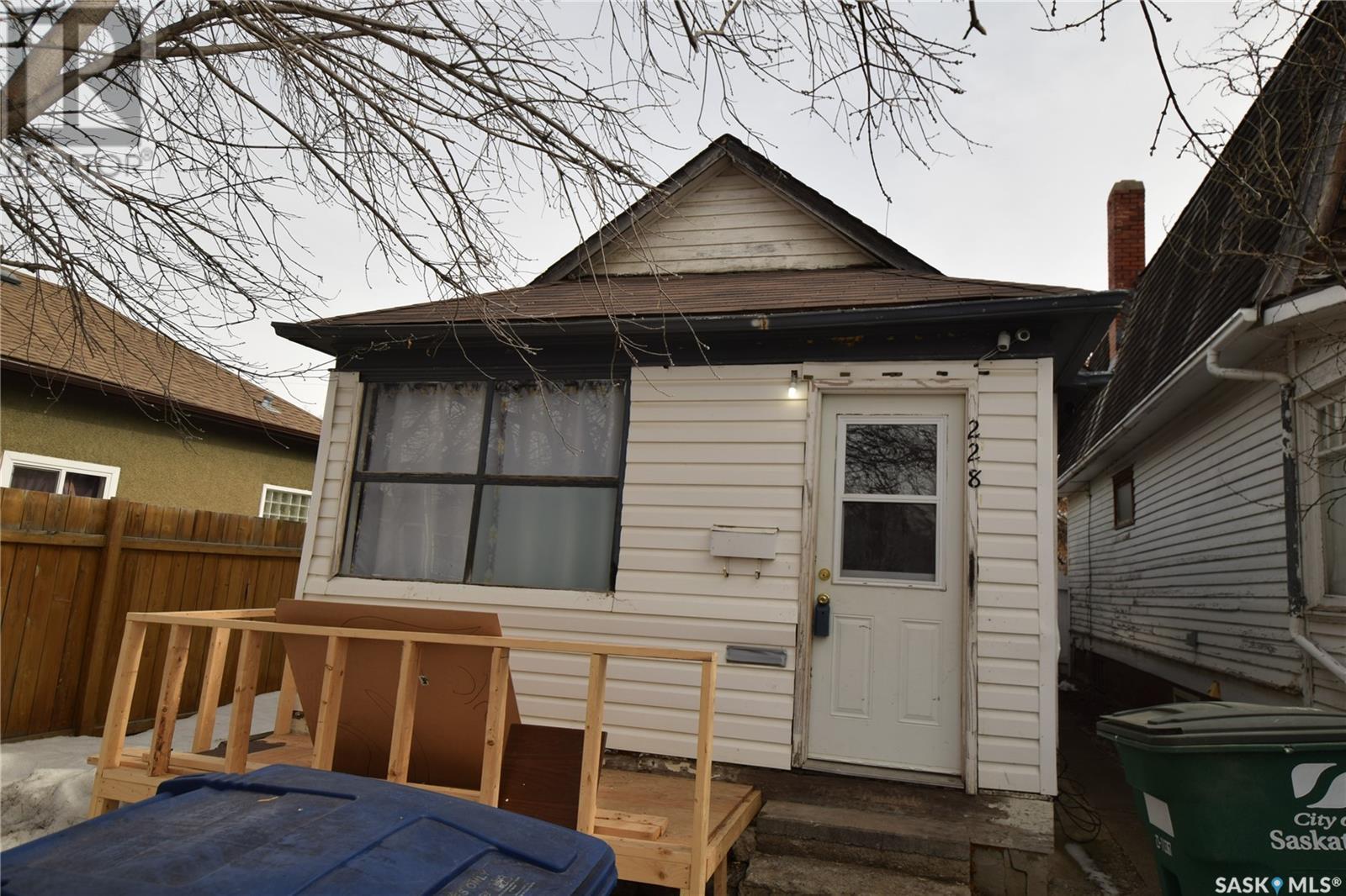 228 L Avenue N Property Photo
