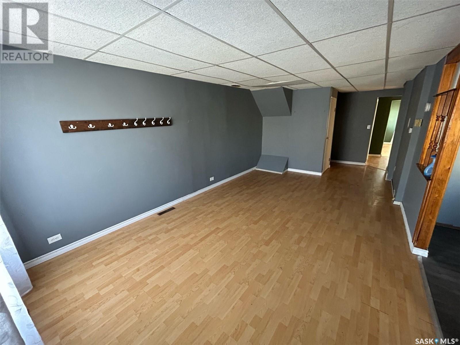 211 4th Avenue W Property Photo 3