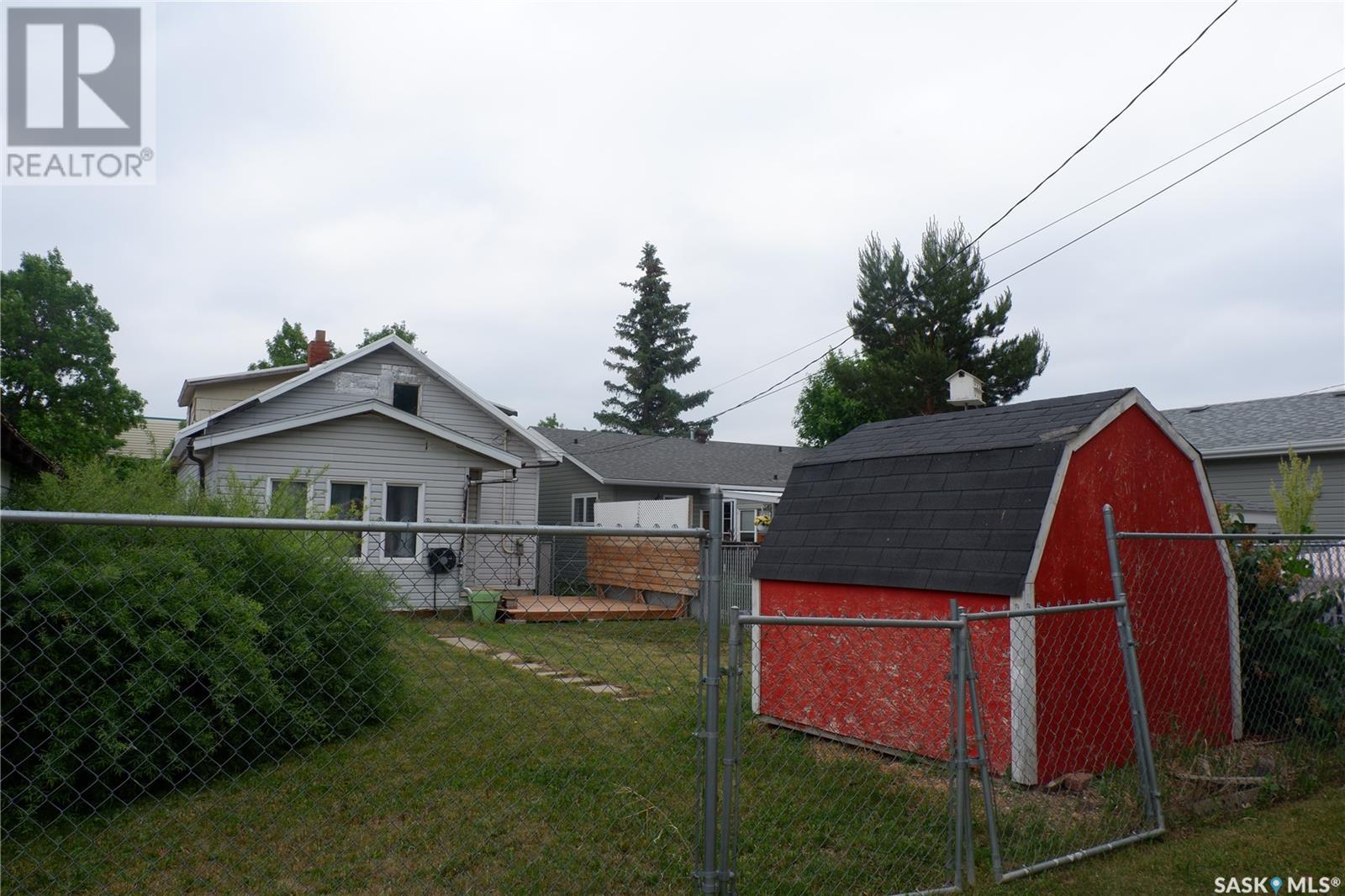 211 4th Avenue W Property Photo 18