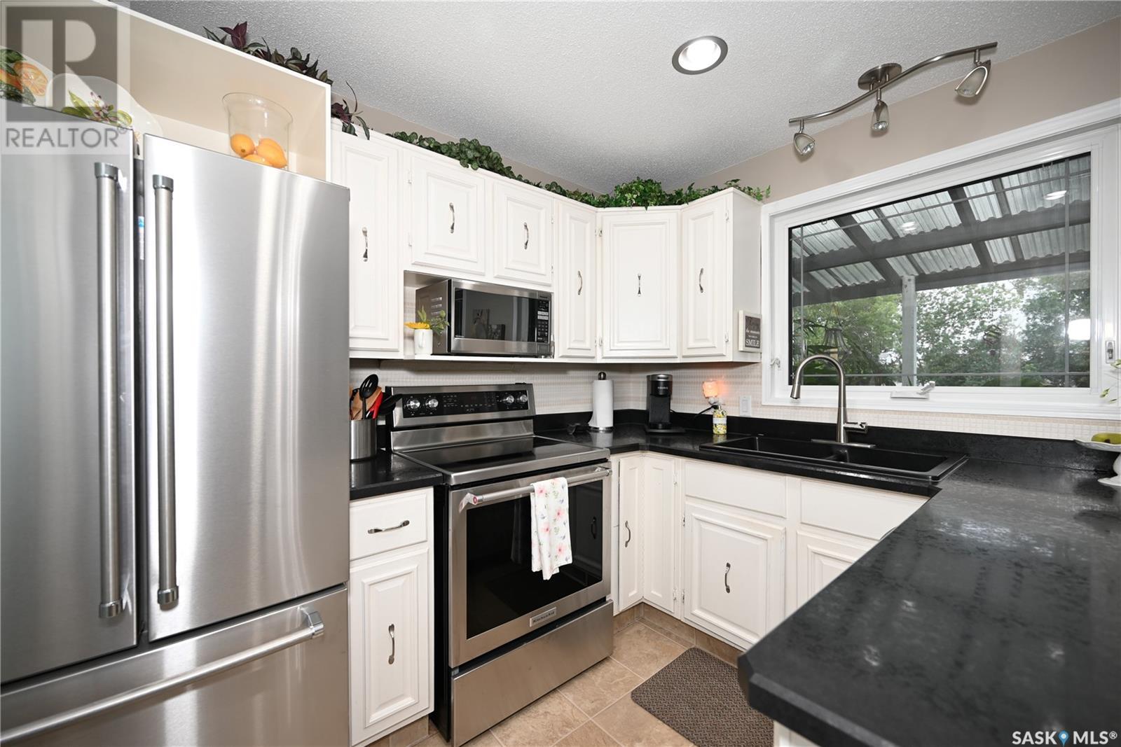 1275 Veterans Crescent Property Photo 14