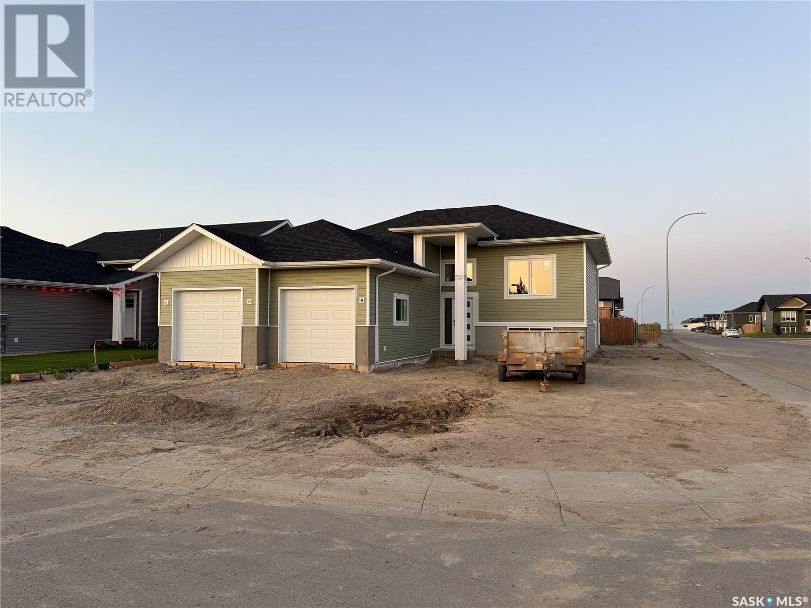 602 Ballesteros Crescent Property Photo 1