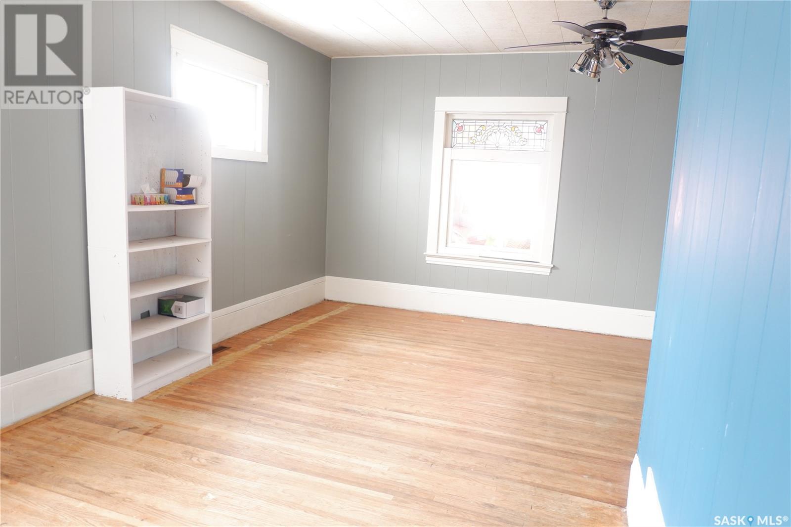 405 4th Avenue E Property Photo 8