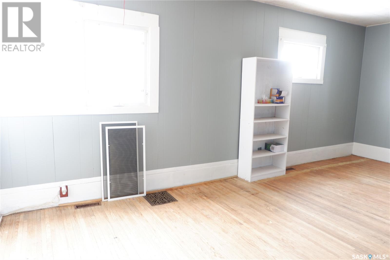 405 4th Avenue E Property Photo 9