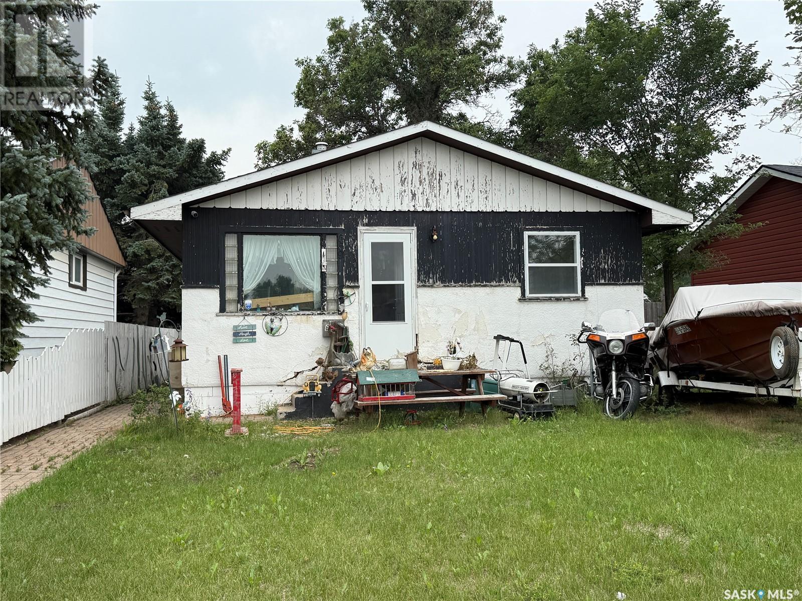 669 Stadacona Street E Property Photo 1