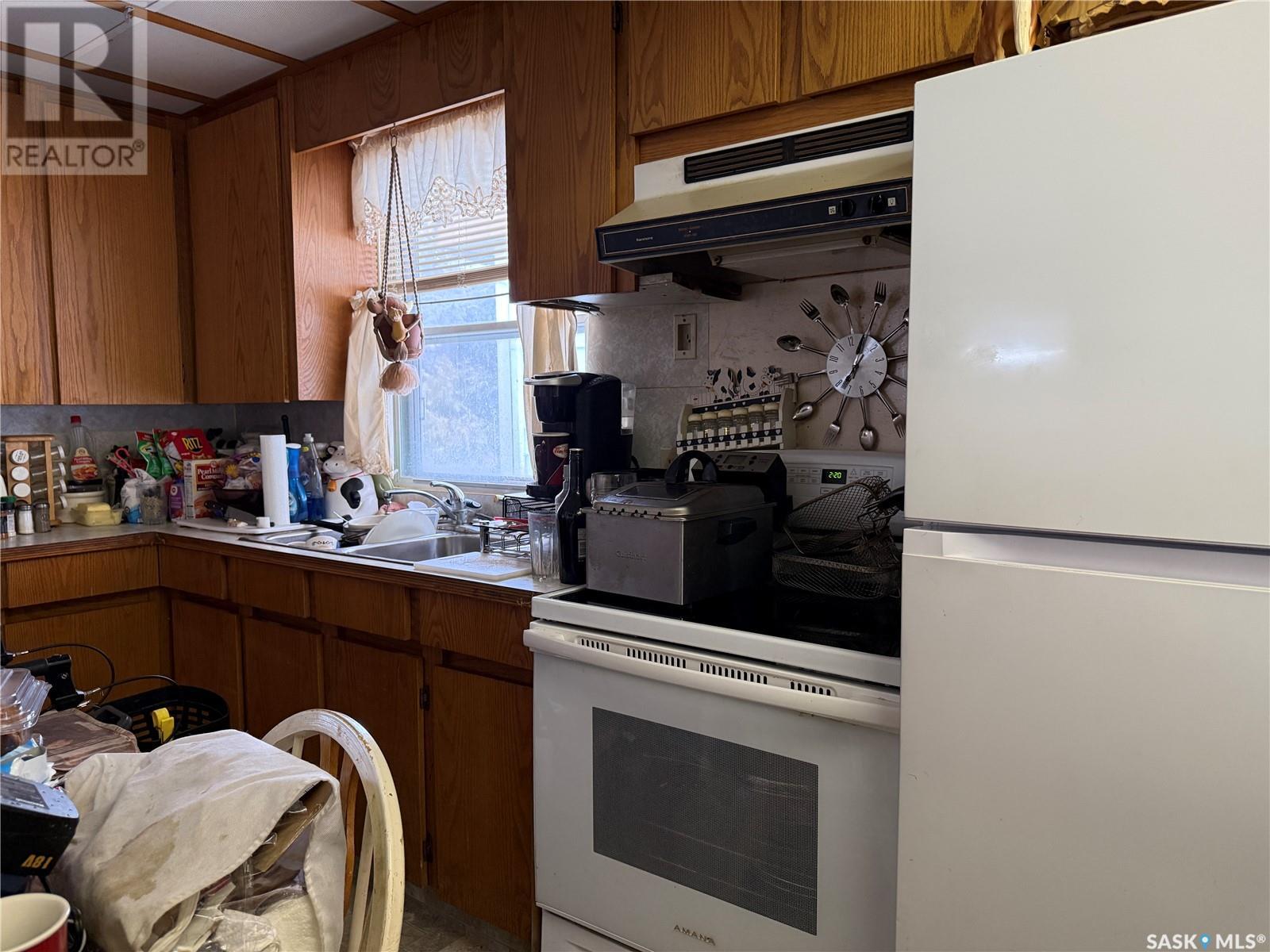 669 Stadacona Street E Property Photo 8