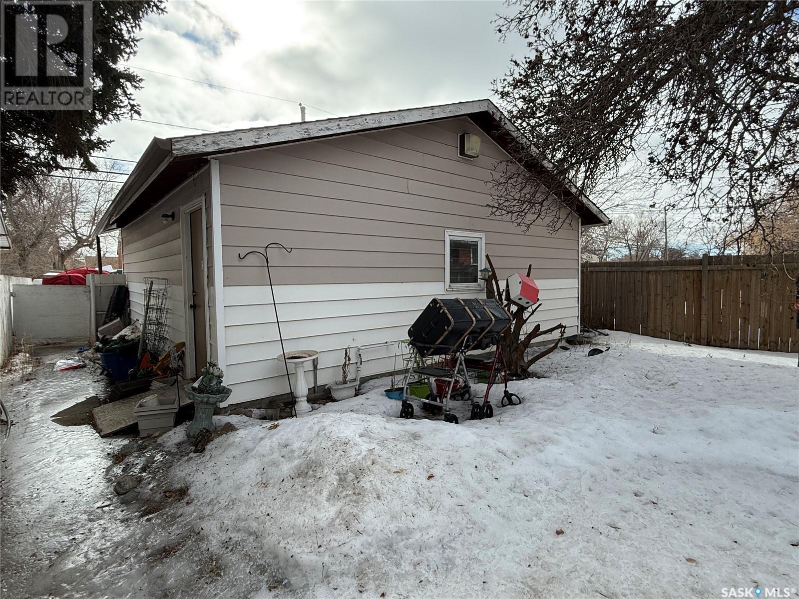 669 Stadacona Street E Property Photo 20