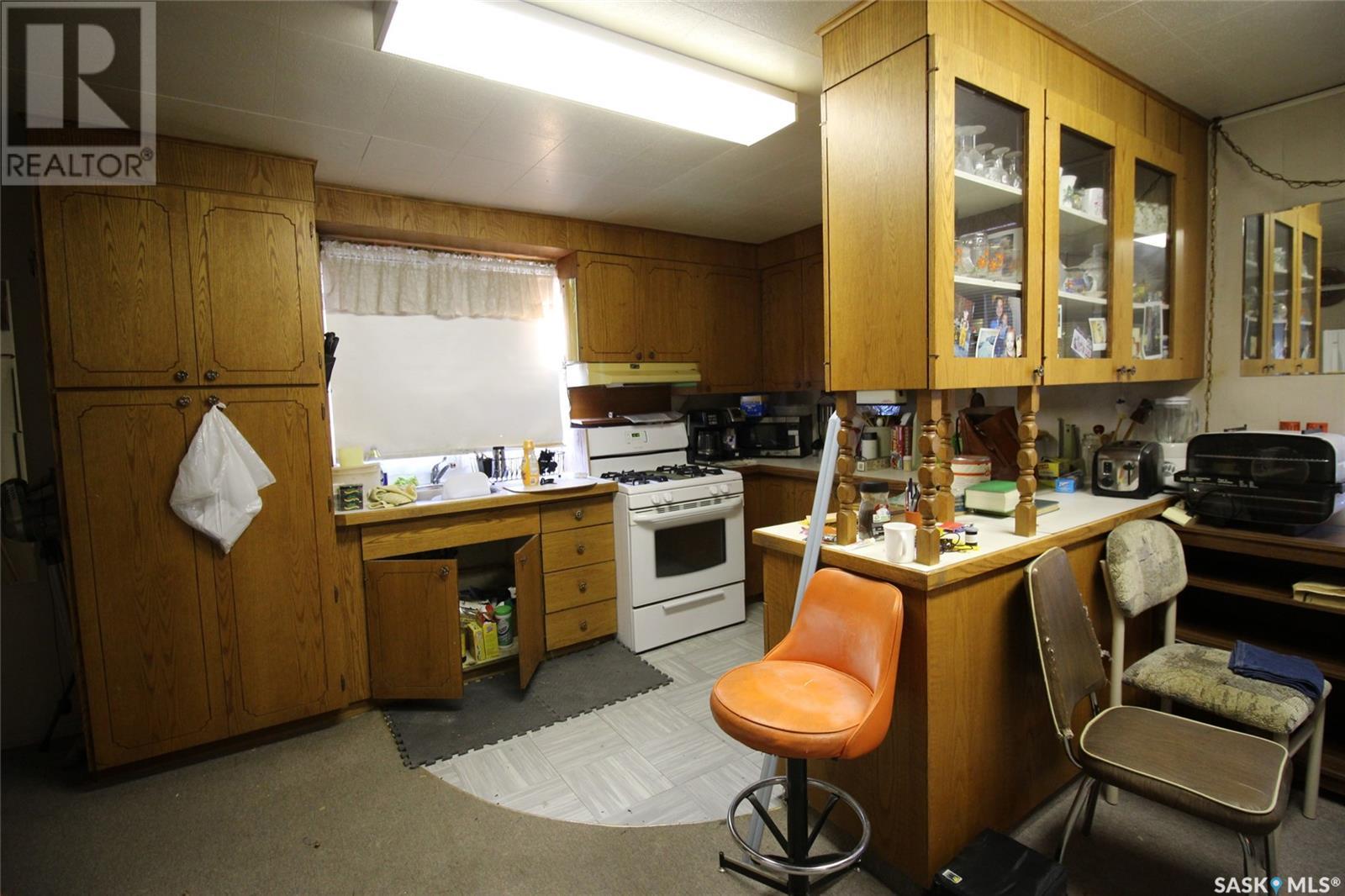 216 2nd Street E Property Photo 3