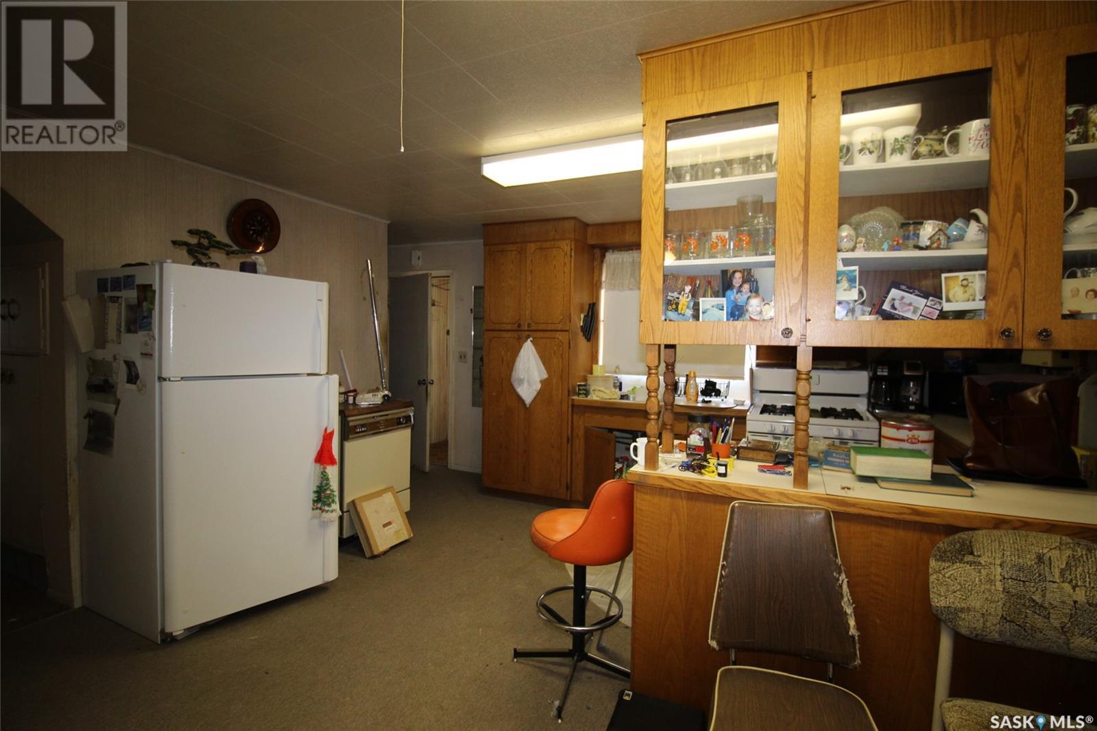 216 2nd Street E Property Photo 5