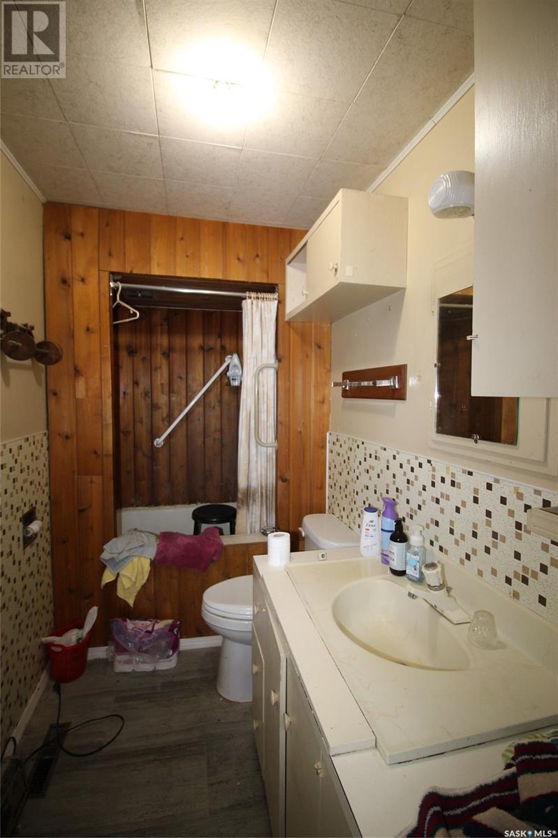 216 2nd Street E Property Photo 7