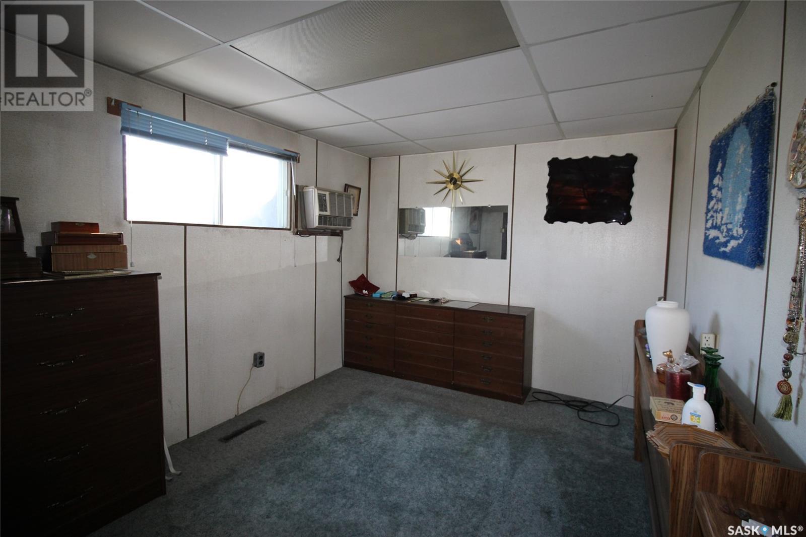 216 2nd Street E Property Photo 8