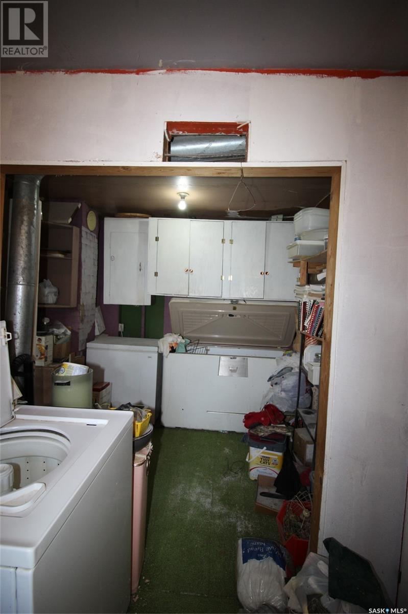 216 2nd Street E Property Photo 10