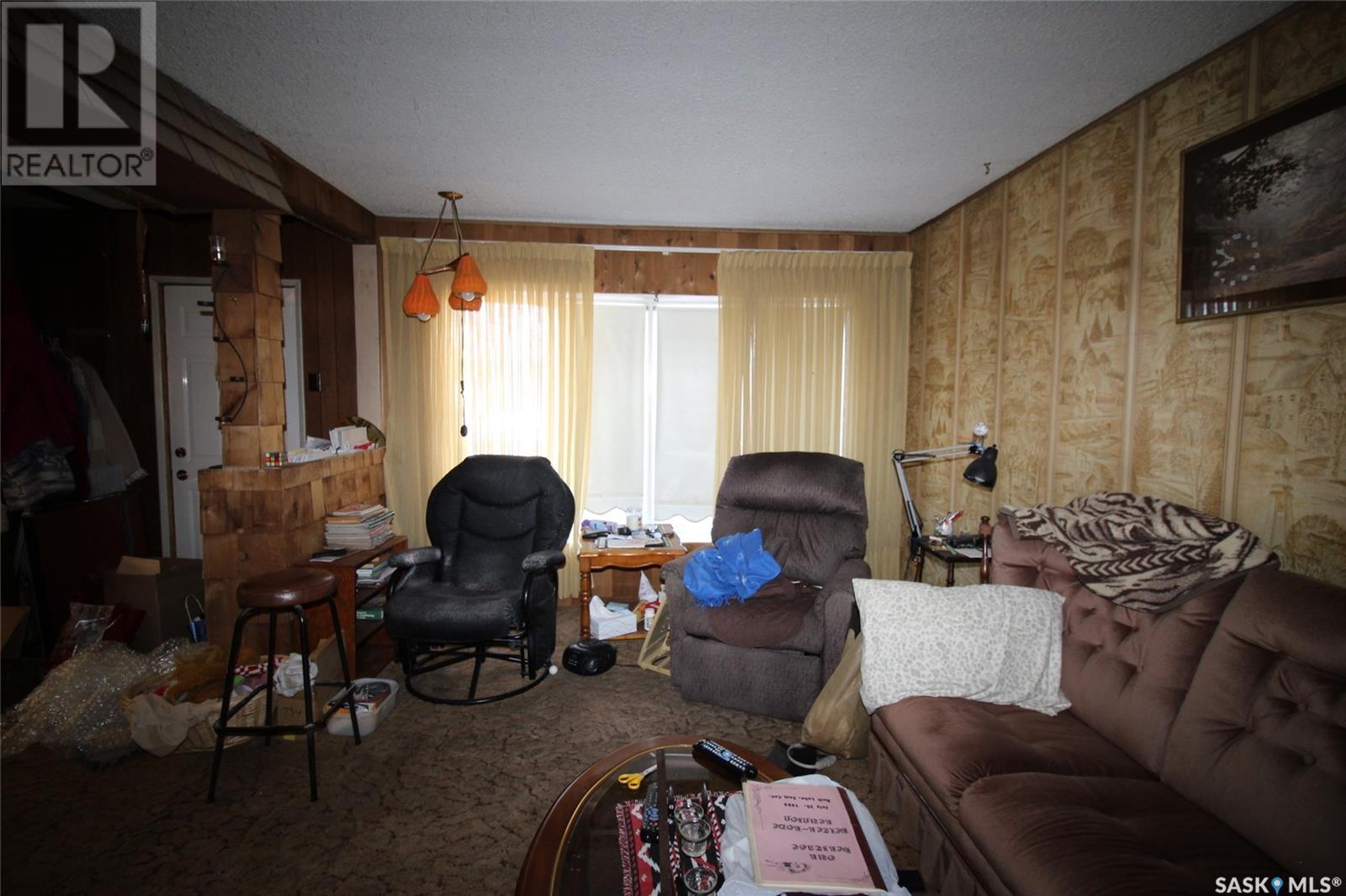 216 2nd Street E Property Photo 13