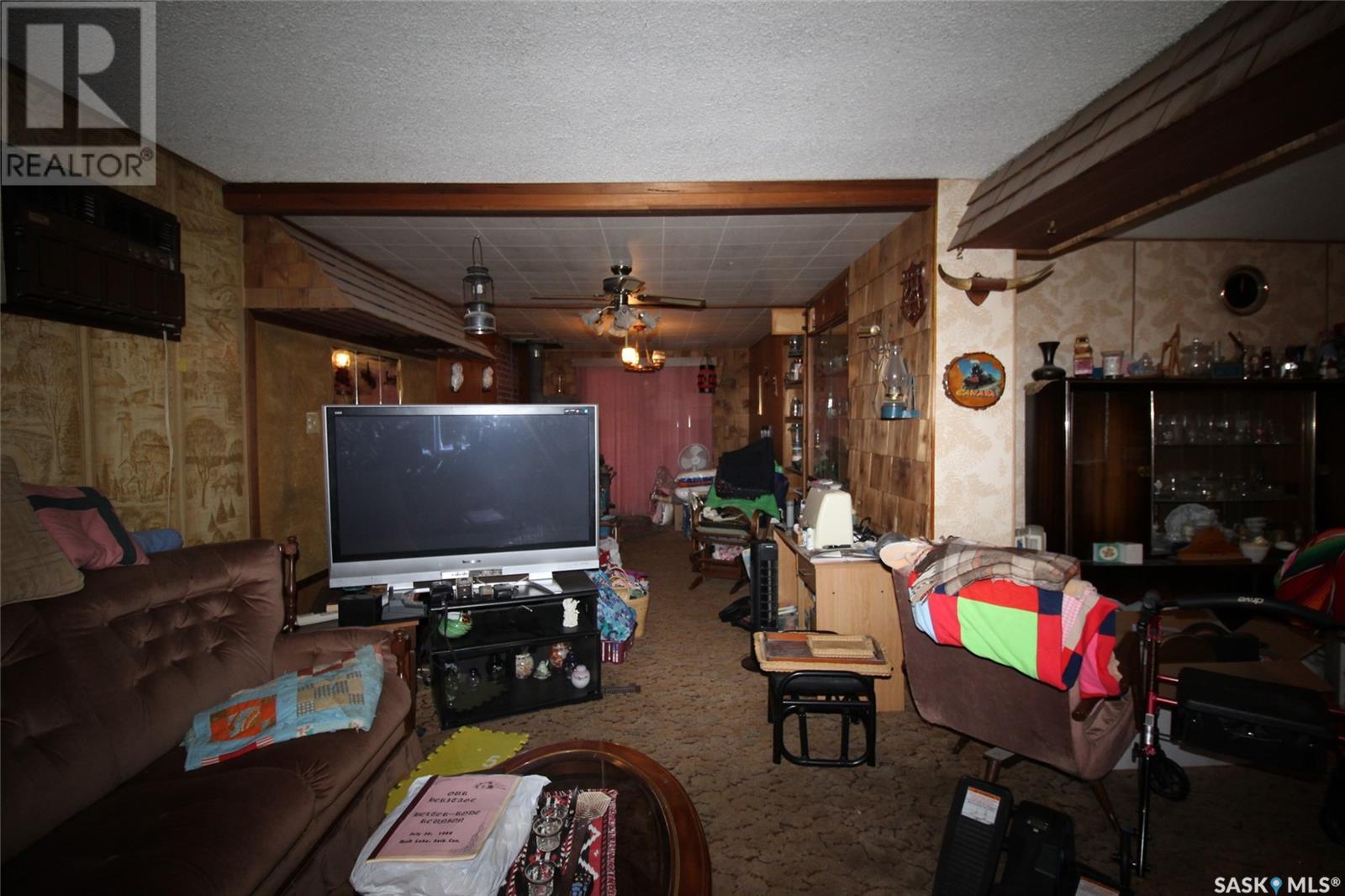 216 2nd Street E Property Photo 14