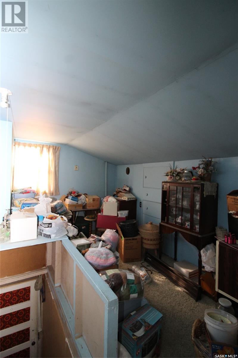 216 2nd Street E Property Photo 17