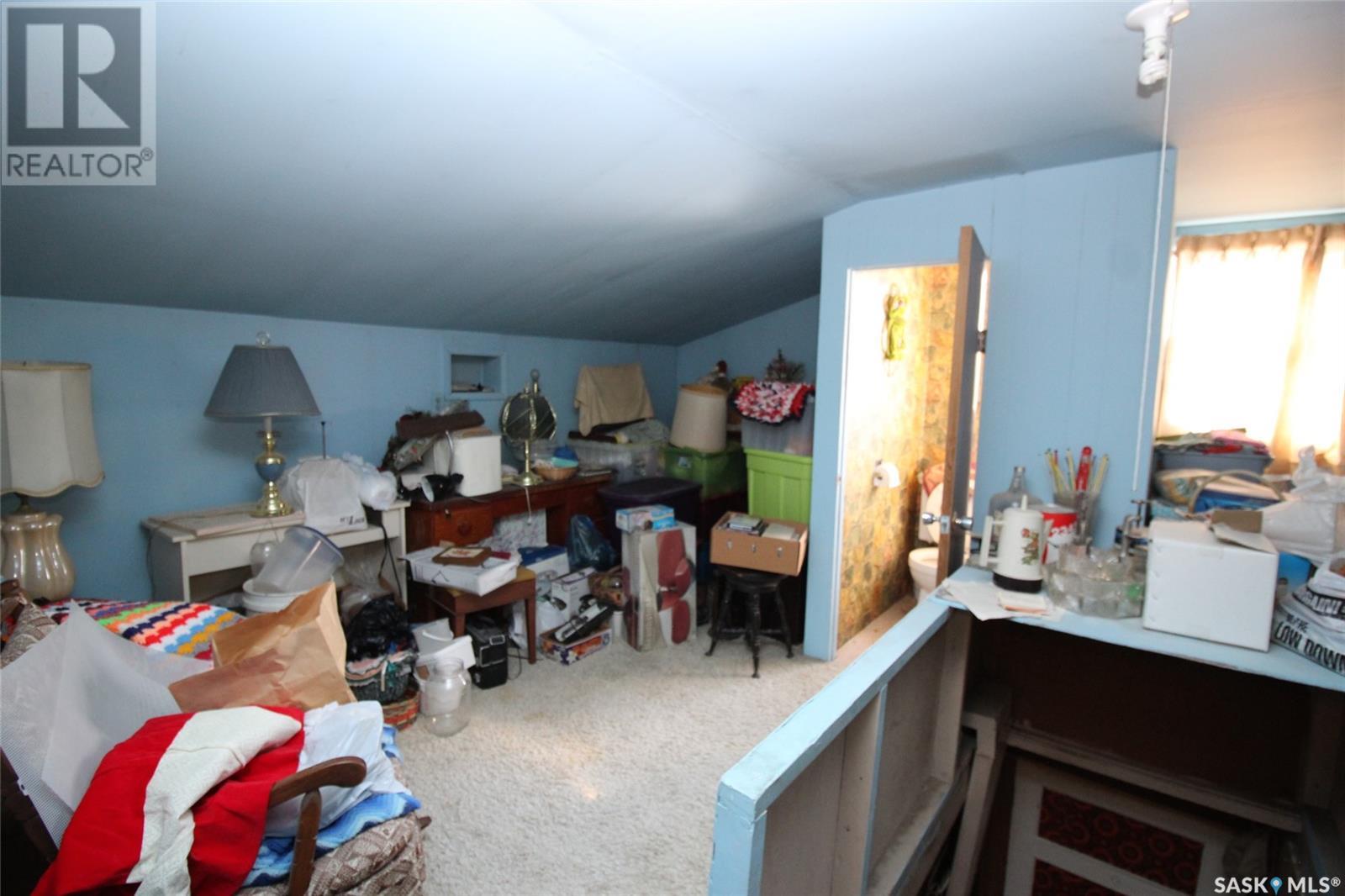 216 2nd Street E Property Photo 18