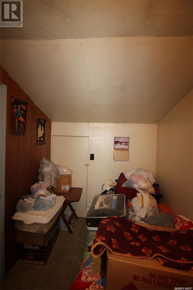 216 2nd Street E Property Photo 22