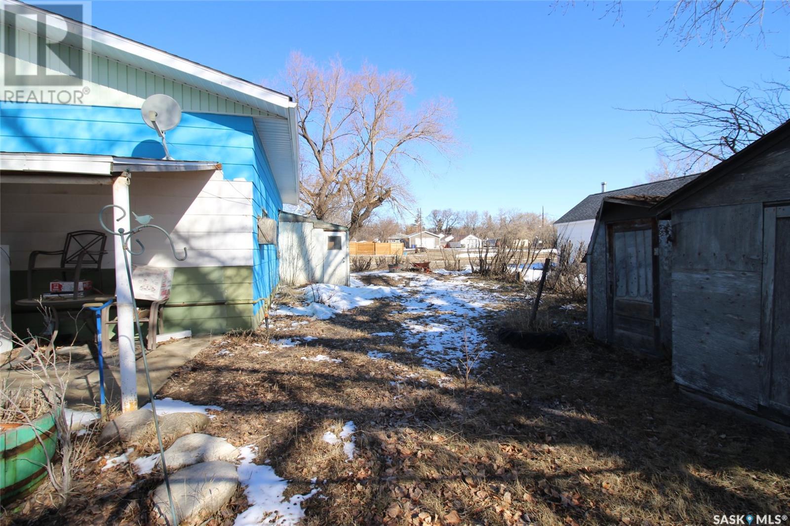 216 2nd Street E Property Photo 27