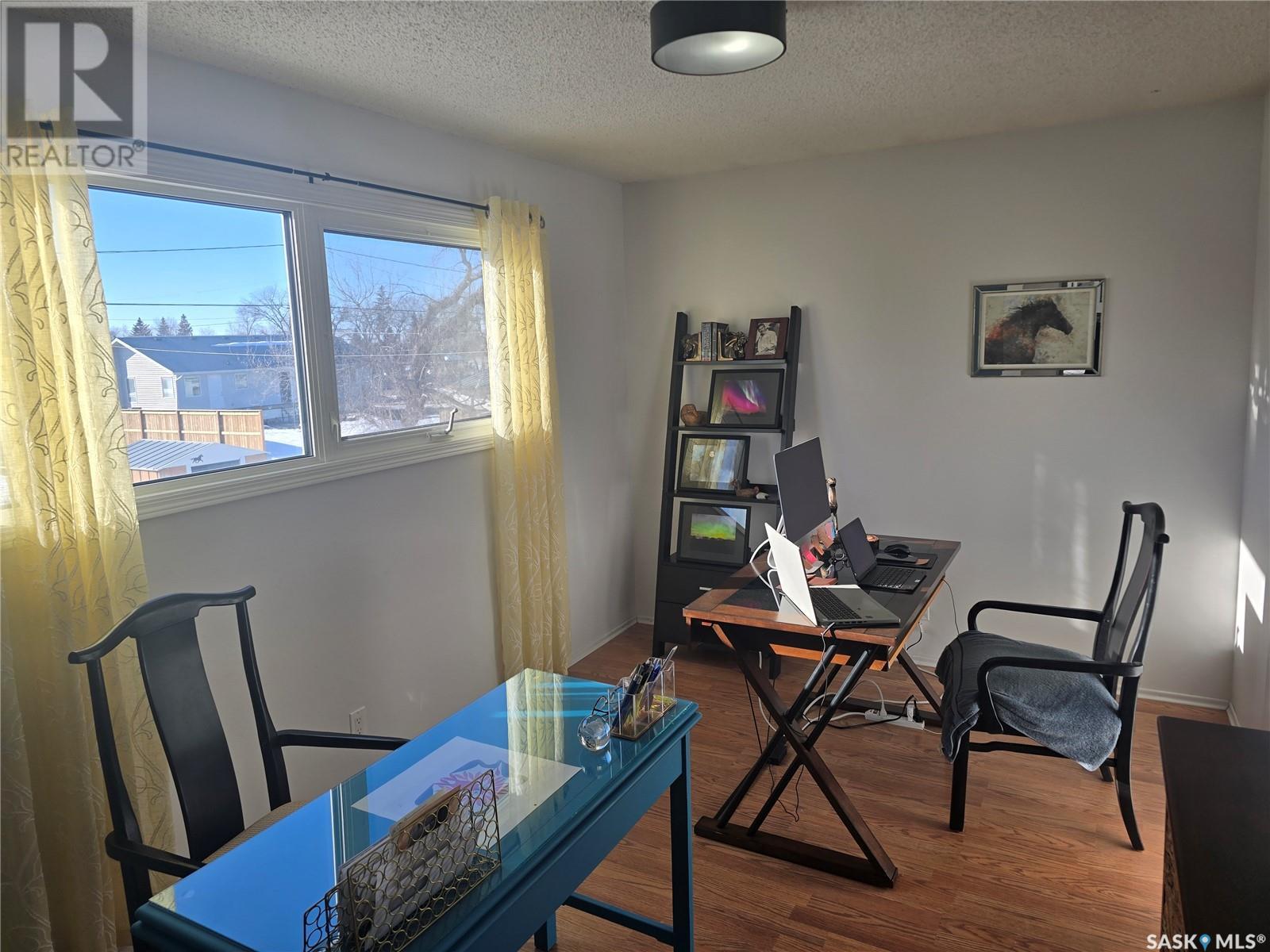 407 5th Street E Property Photo 7