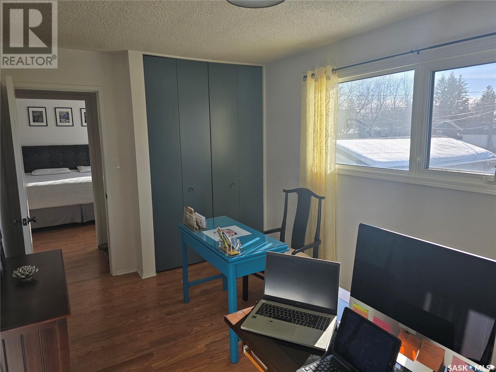 407 5th Street E Property Photo 10