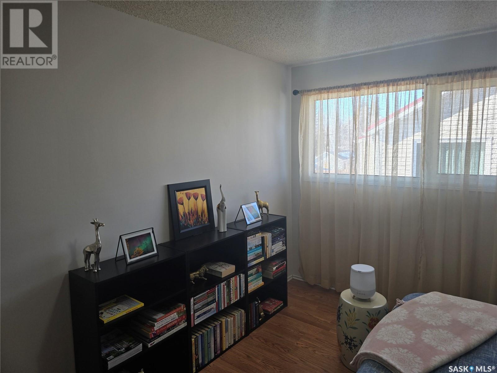 407 5th Street E Property Photo 12