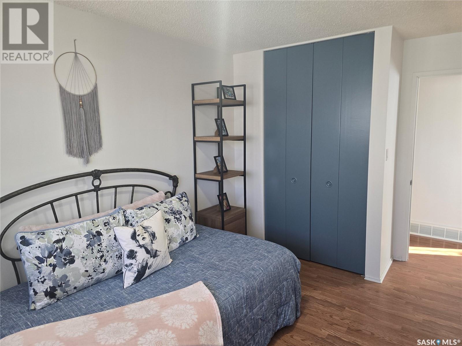 407 5th Street E Property Photo 13