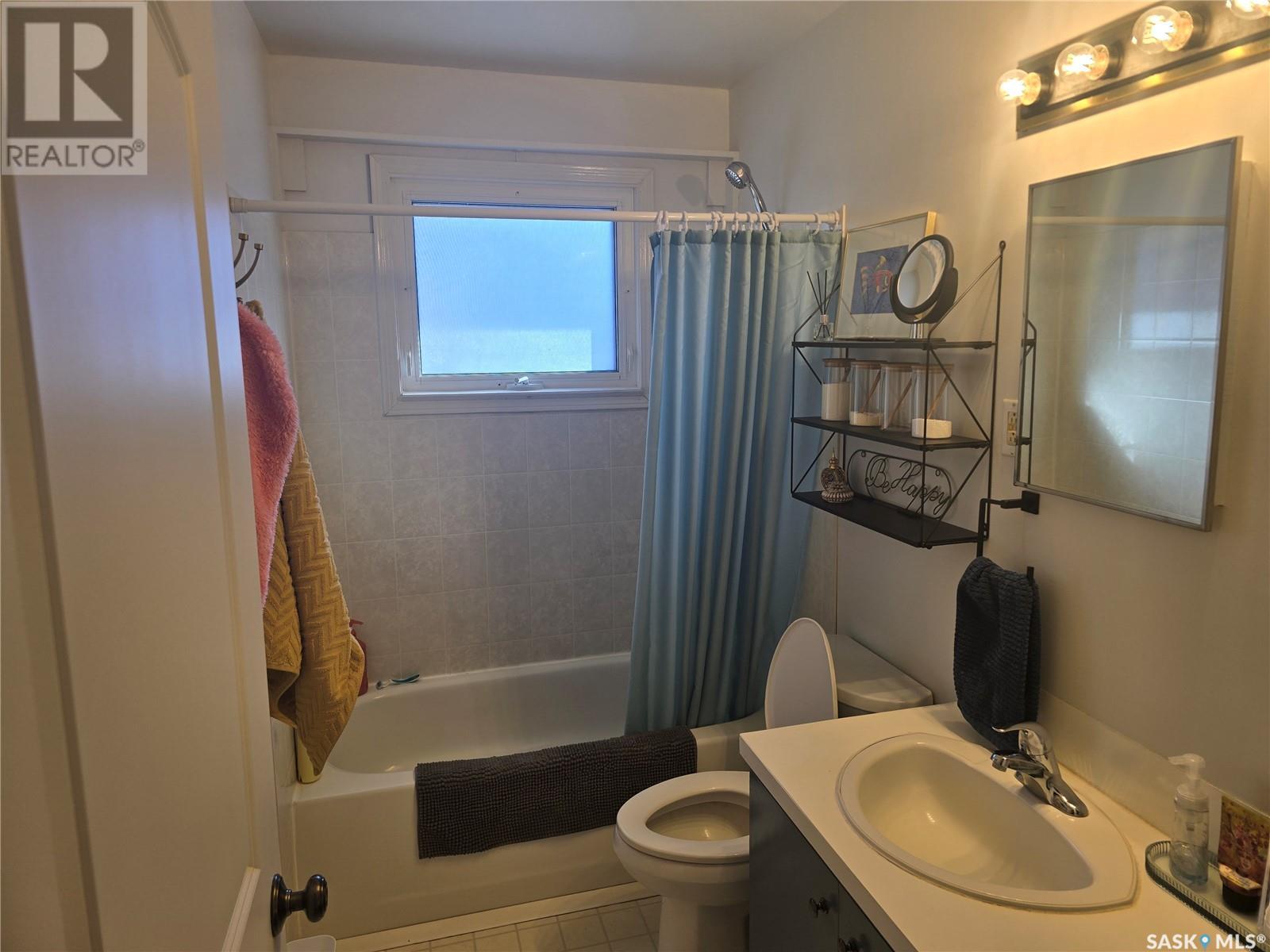 407 5th Street E Property Photo 15