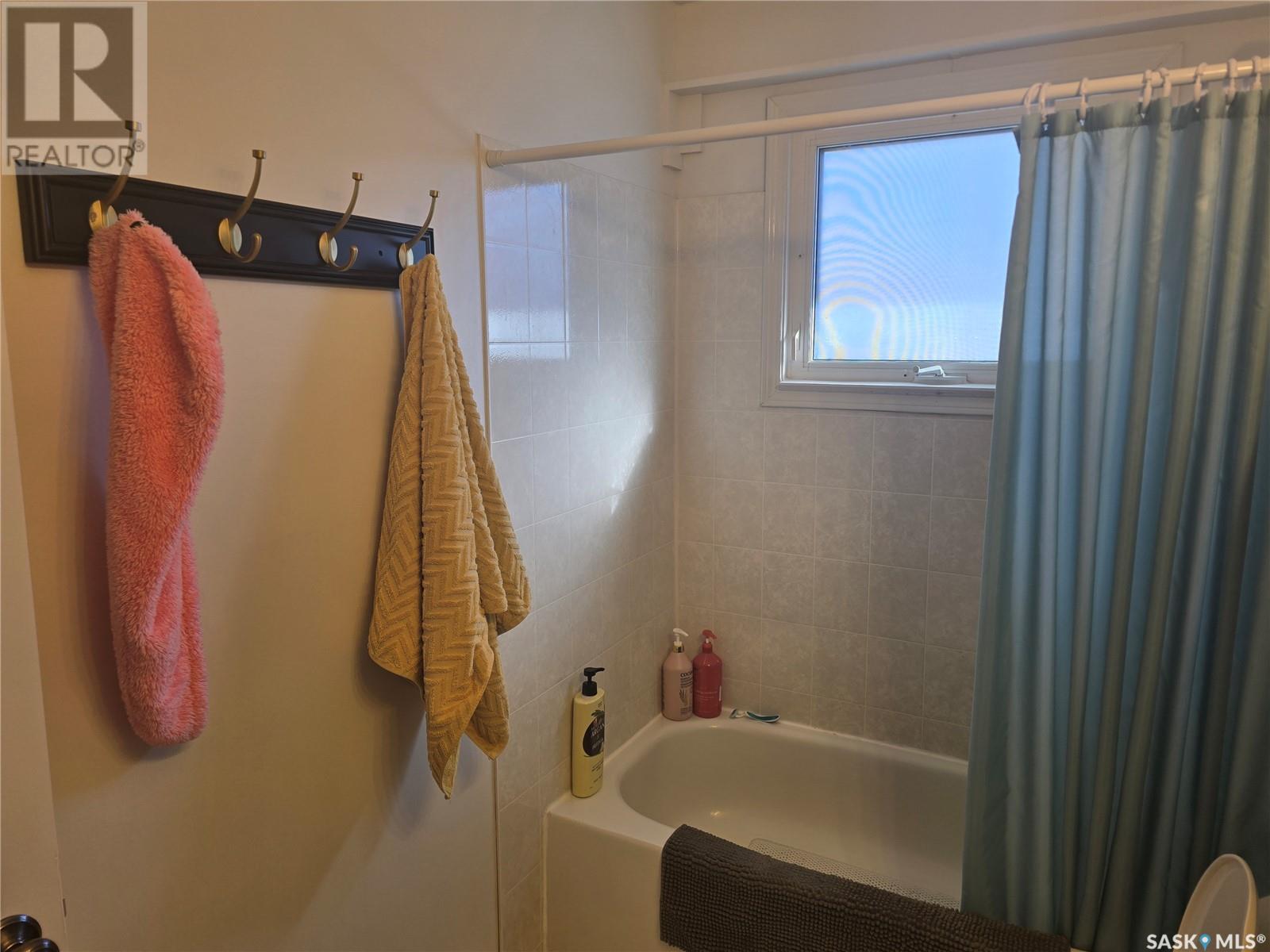 407 5th Street E Property Photo 16