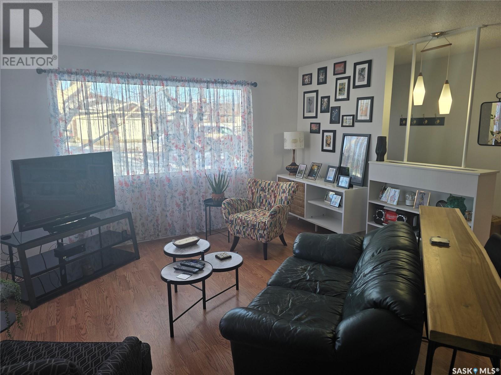 407 5th Street E Property Photo 19