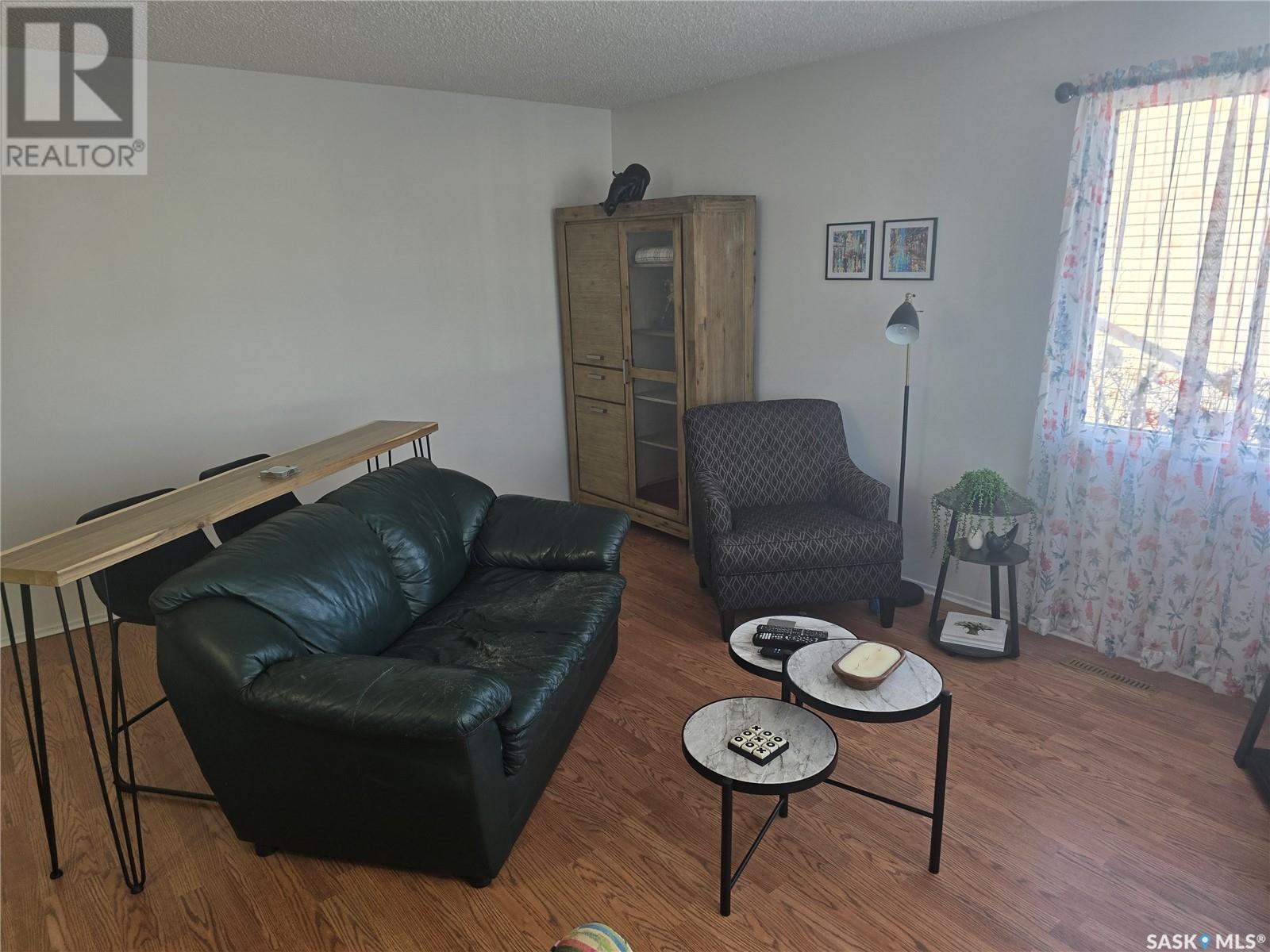 407 5th Street E Property Photo 21