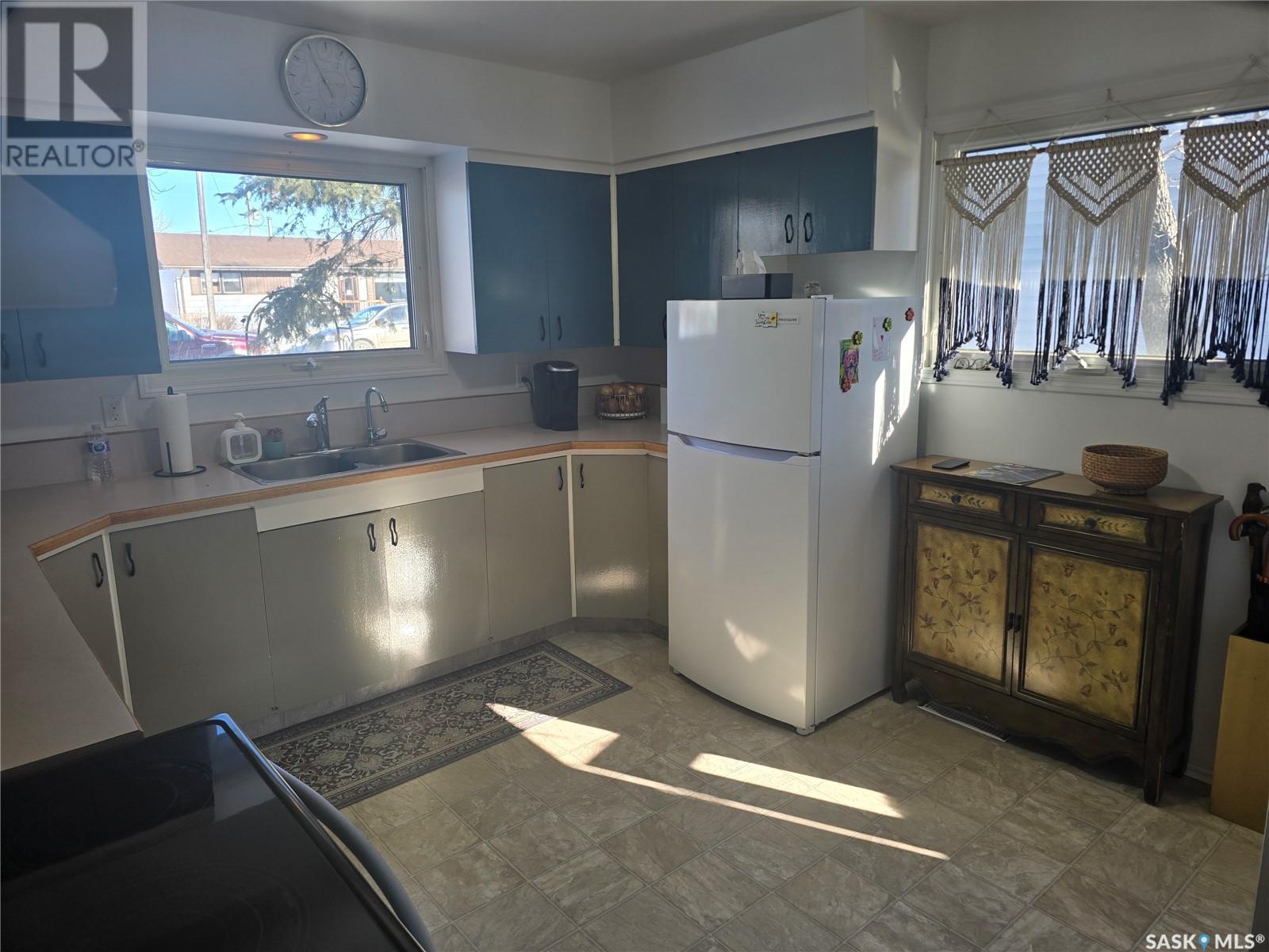 407 5th Street E Property Photo 22