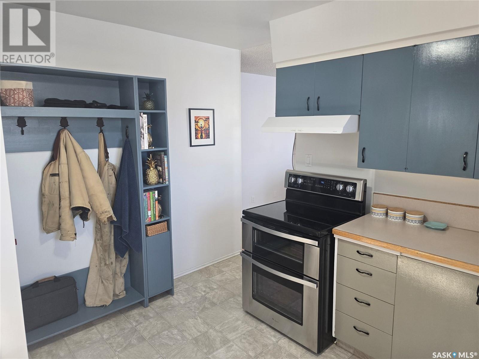 407 5th Street E Property Photo 23