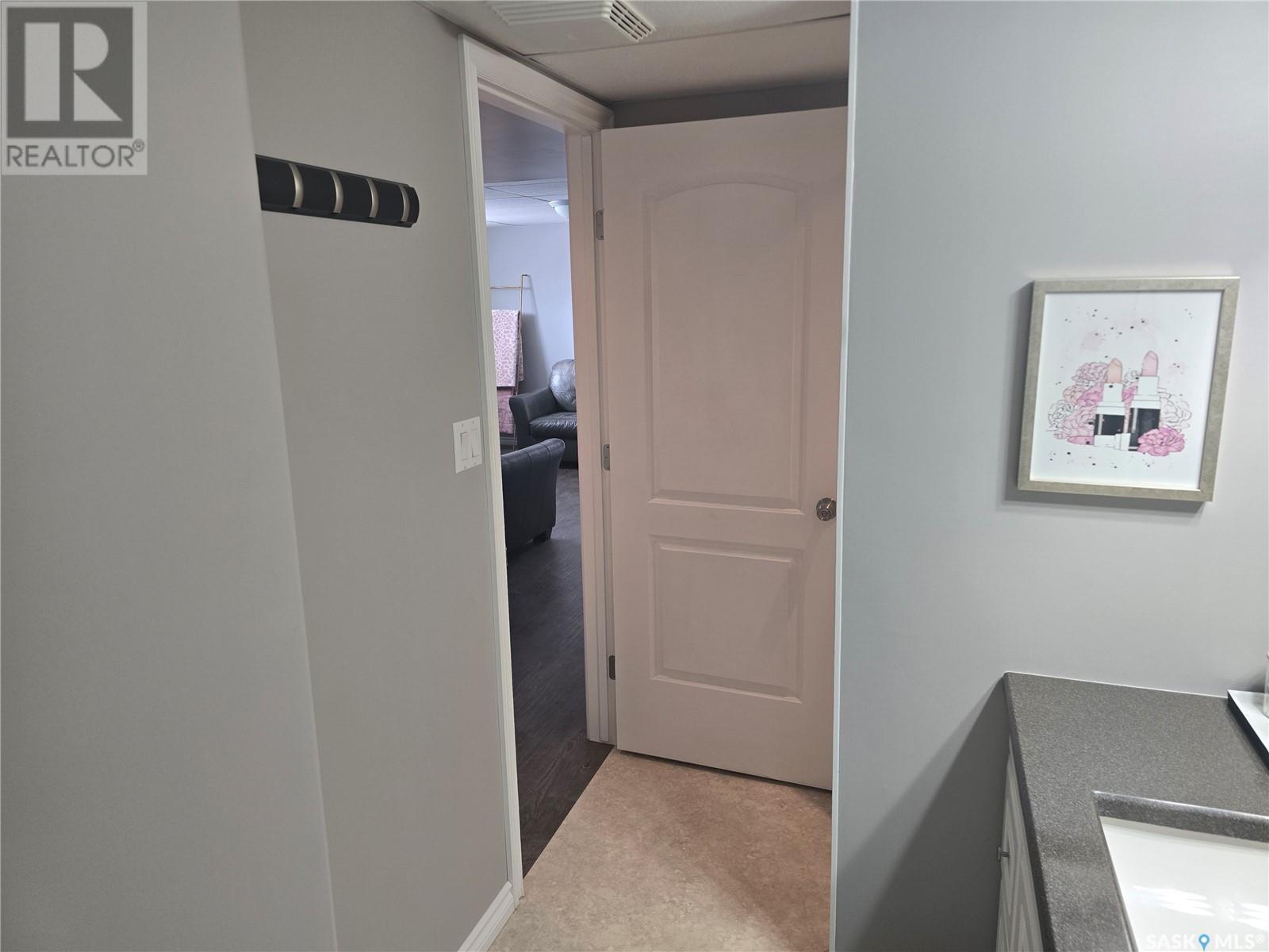 407 5th Street E Property Photo 27