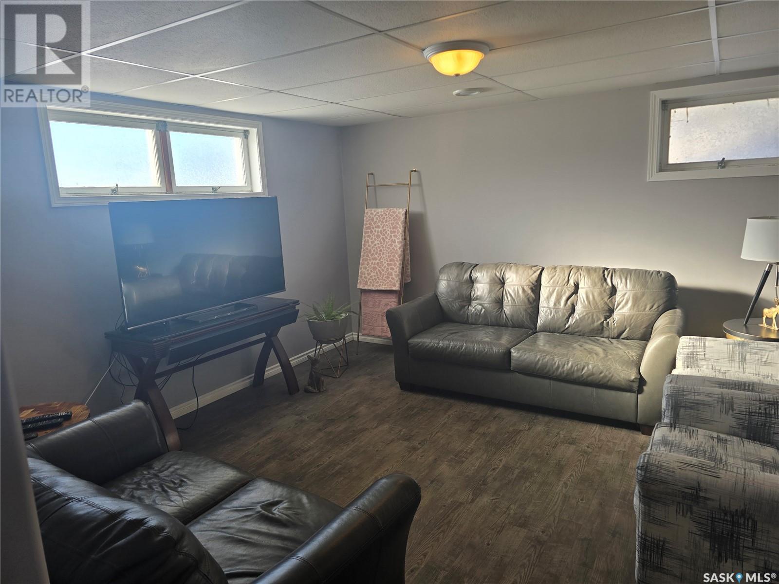 407 5th Street E Property Photo 33