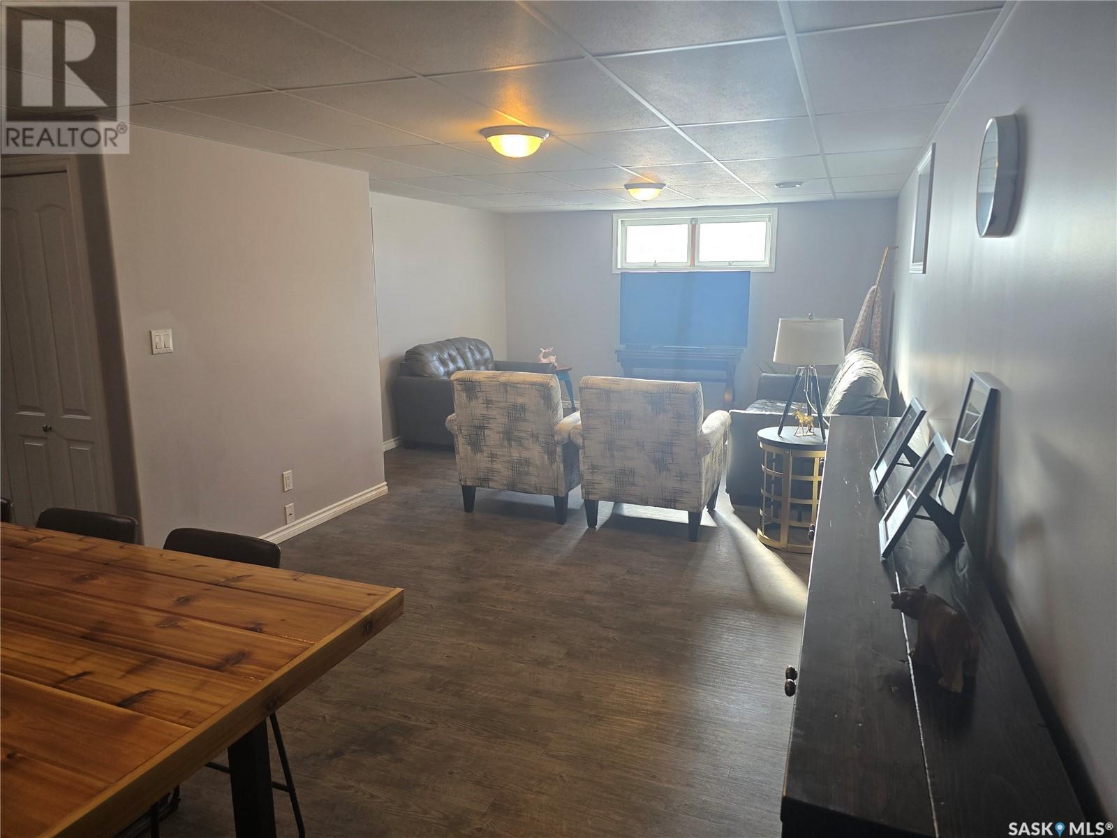 407 5th Street E Property Photo 36