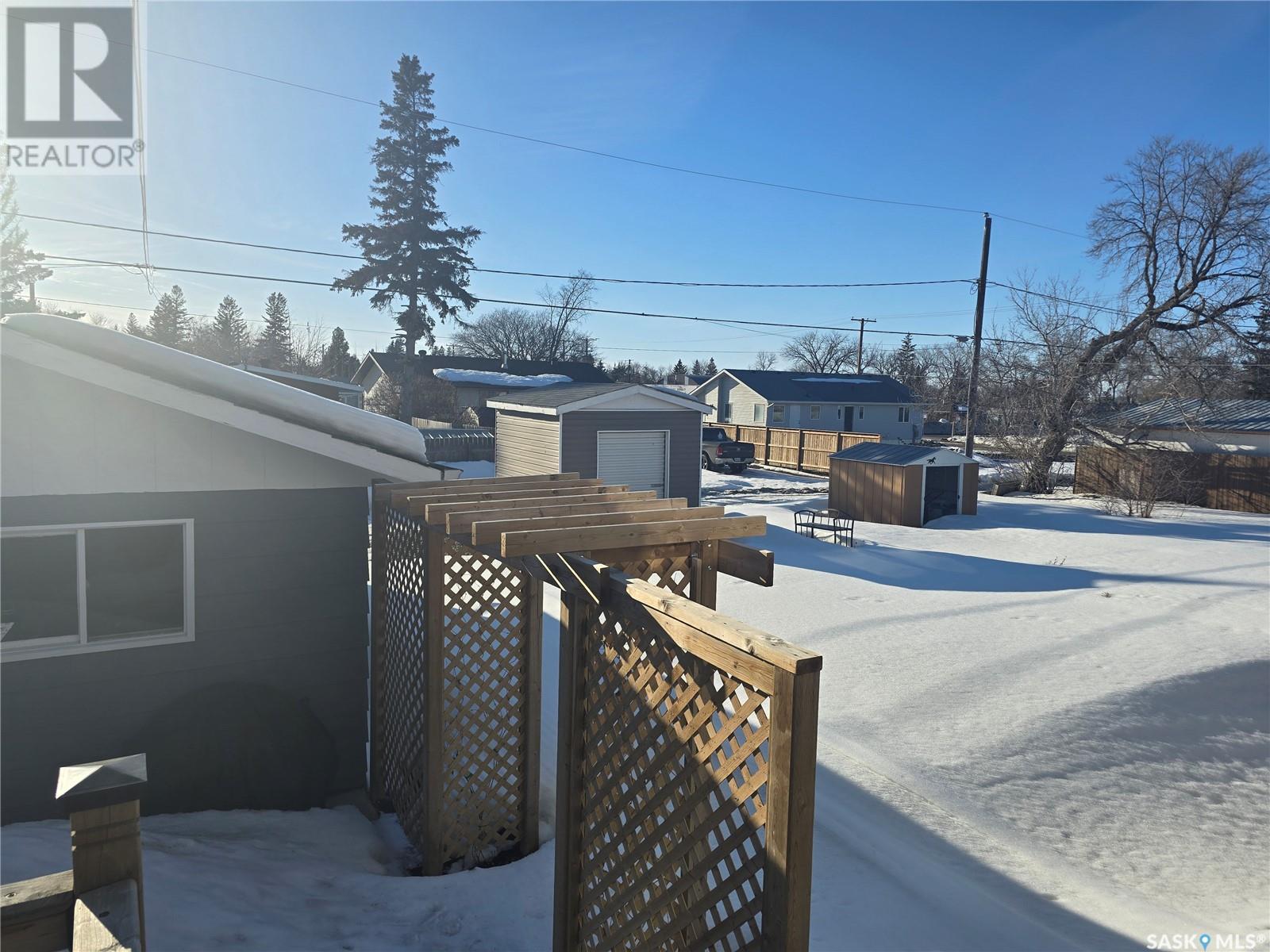 407 5th Street E Property Photo 43