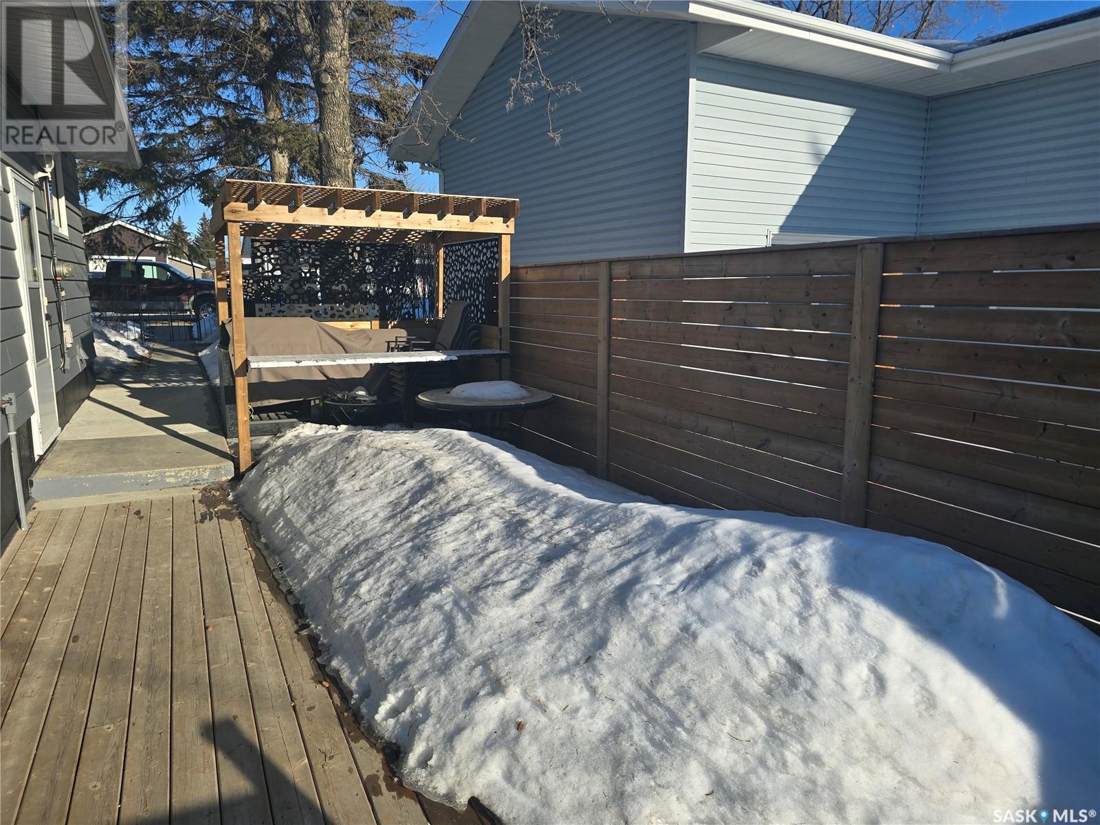 407 5th Street E Property Photo 45