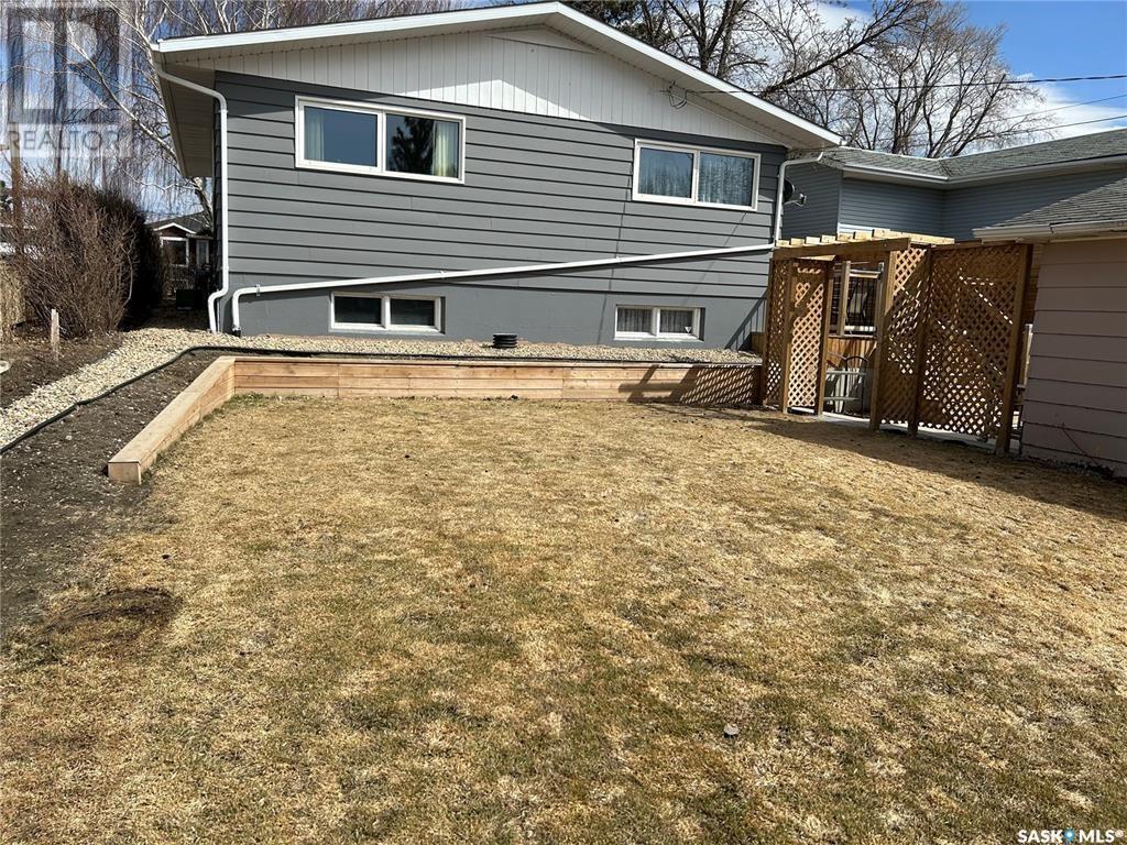 407 5th Street E Property Photo 46