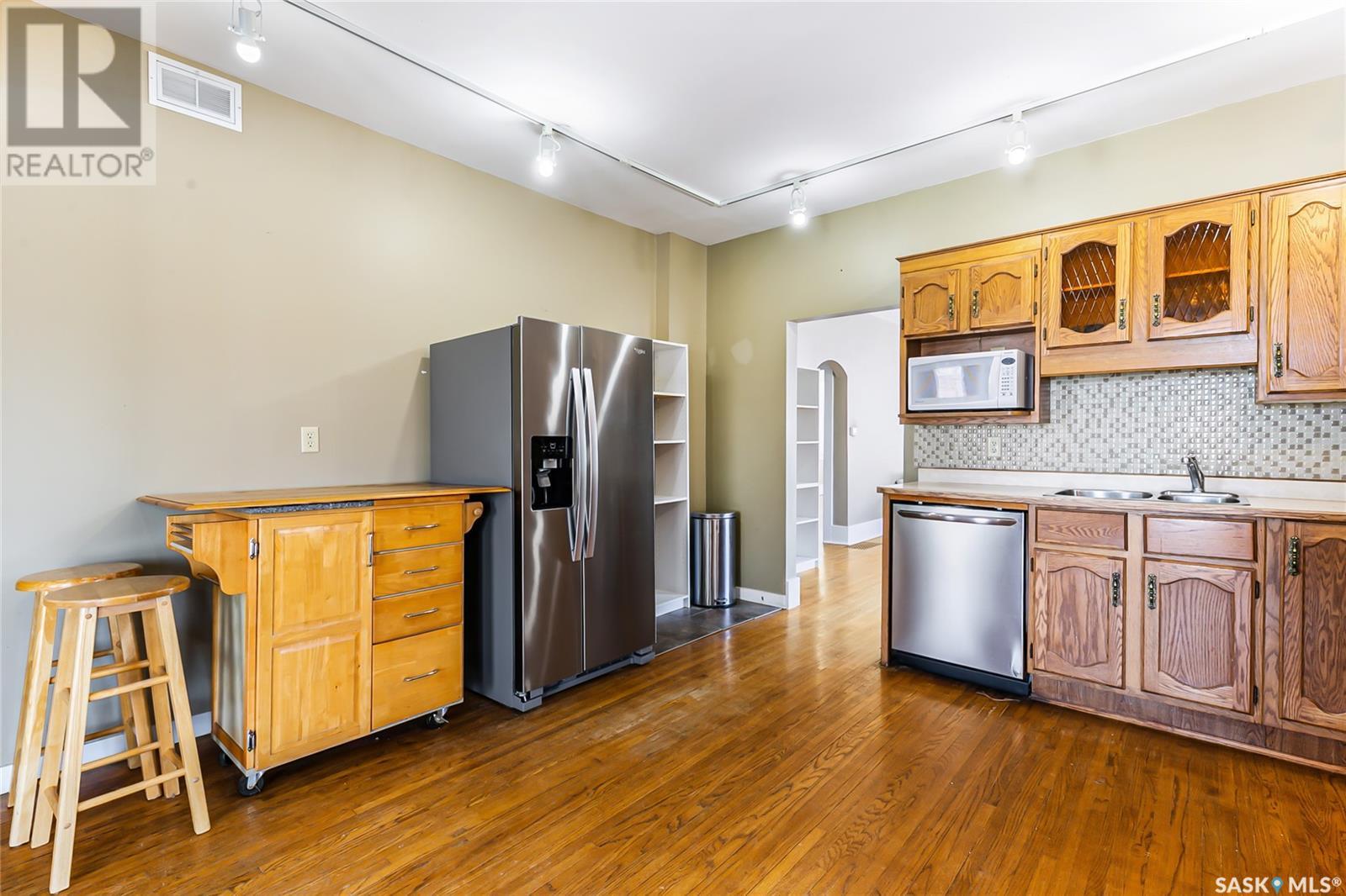 1219 Grand Avenue Property Photo 6