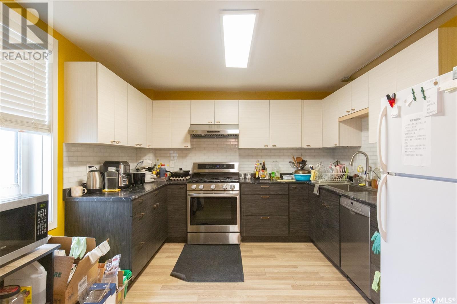 268 High Street W Property Photo 25