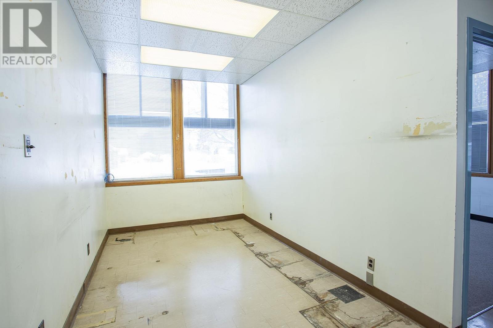 955 Queen St E # 105 Property Photo 9