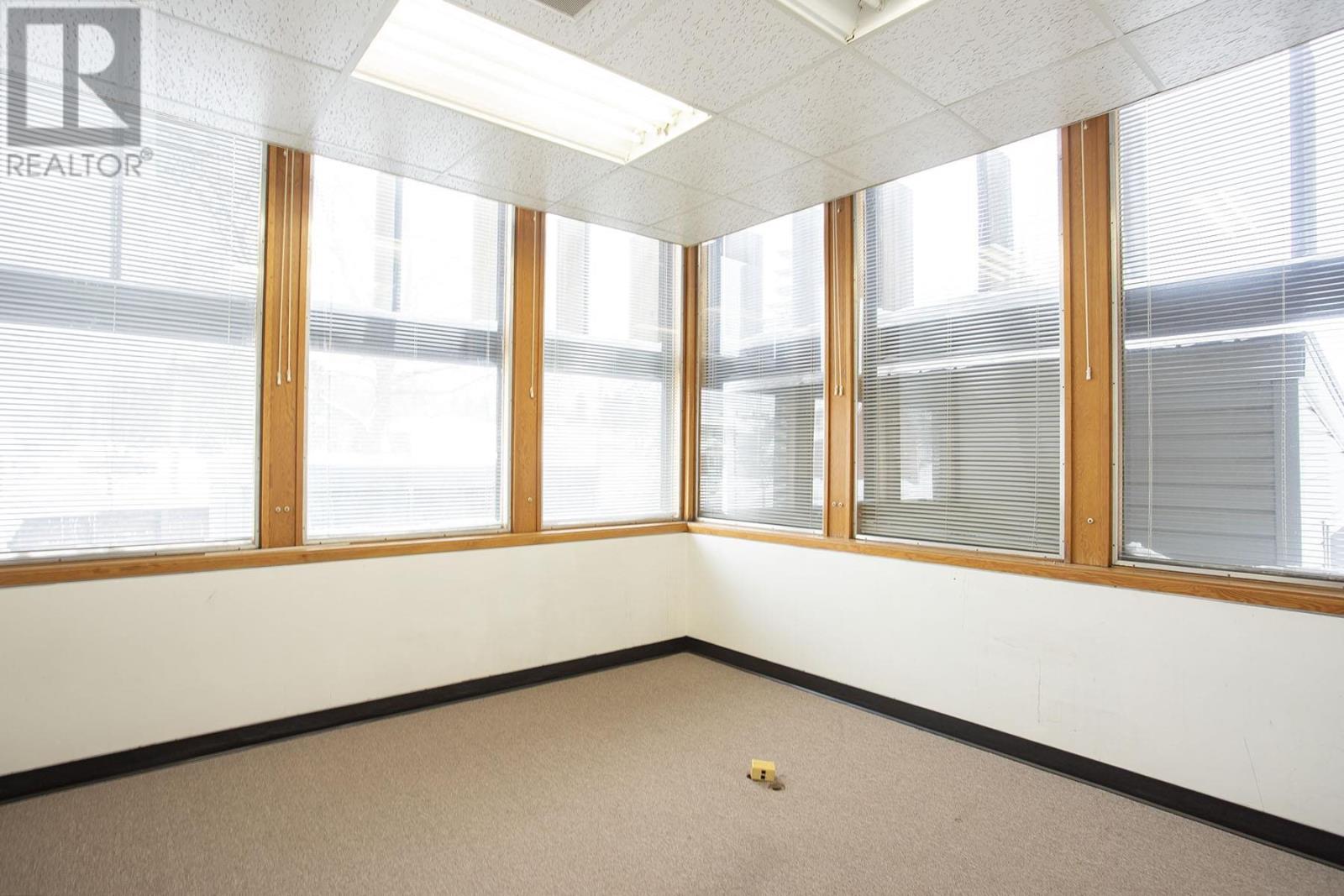 955 Queen St E # 105 Property Photo 12