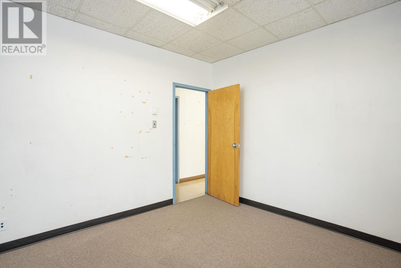 955 Queen St E # 105 Property Photo 13