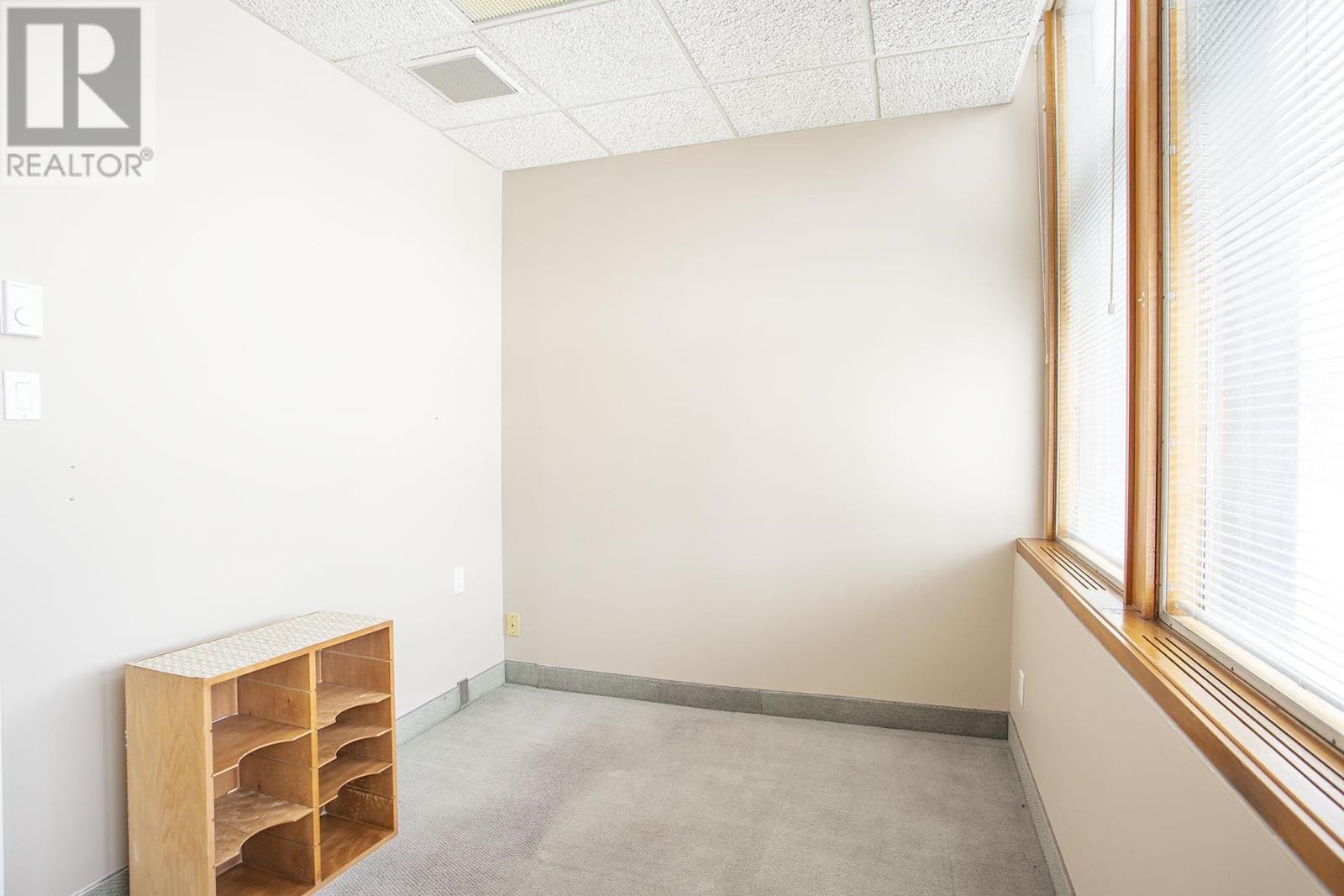 955 Queen St E # 200 Property Photo 13