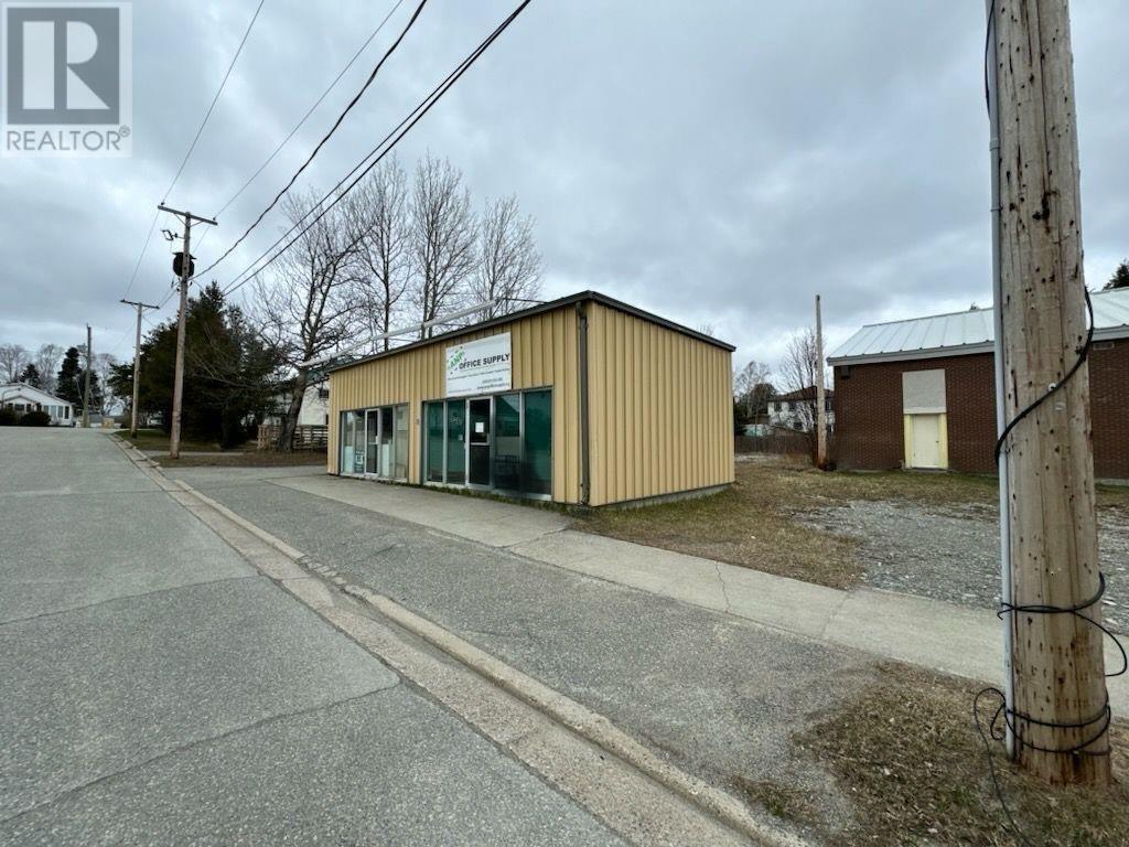 33 Ste. Marie St Property Photo 9