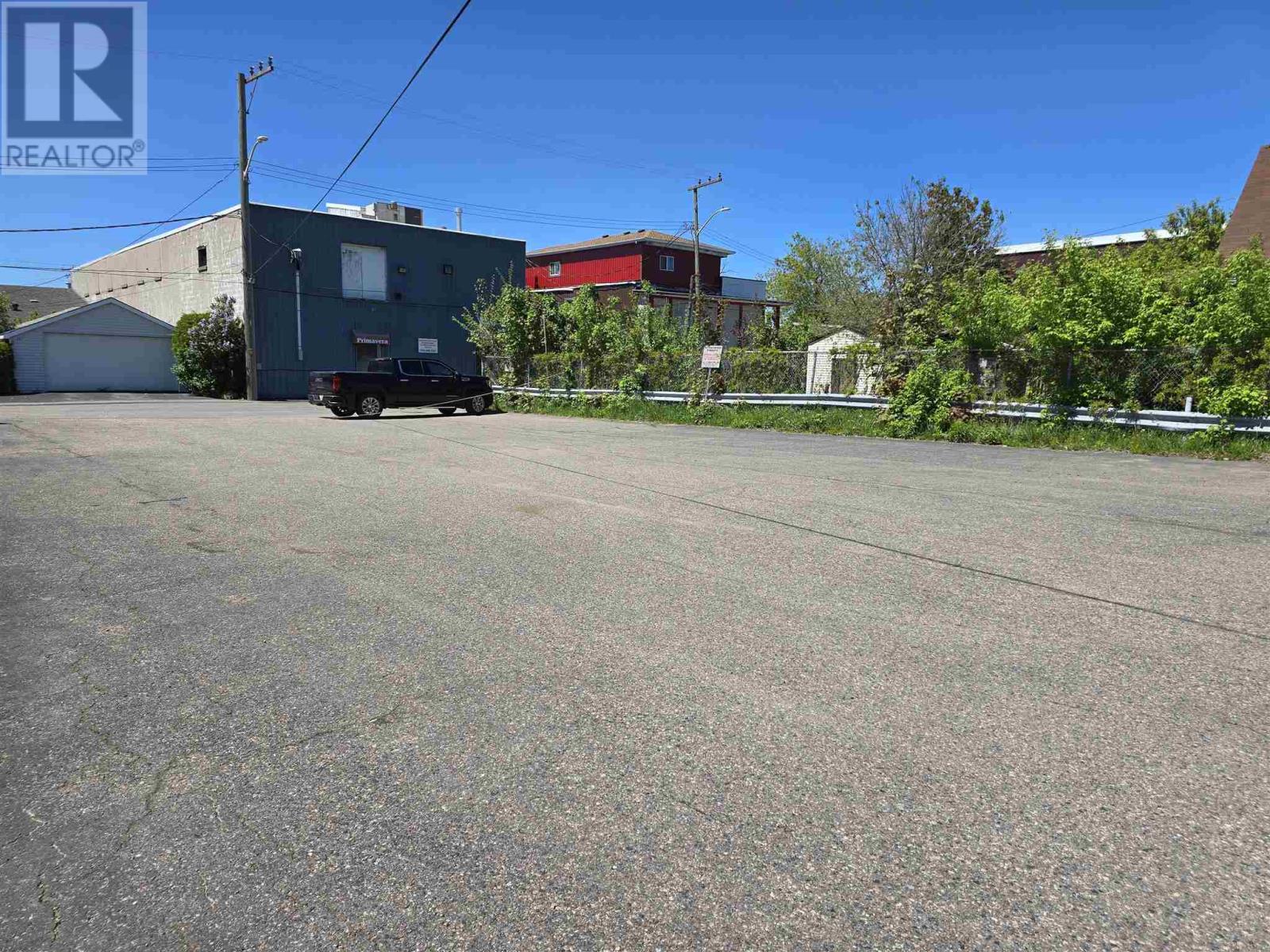 256 Wellington St W Property Photo 5