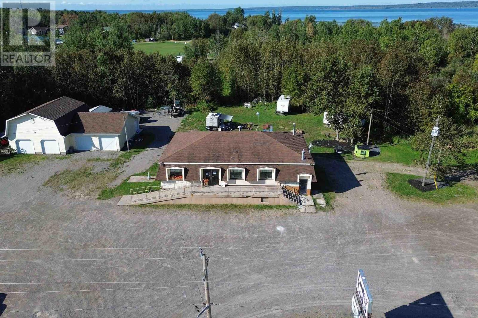 3171 Highway 17b Property Photo 9