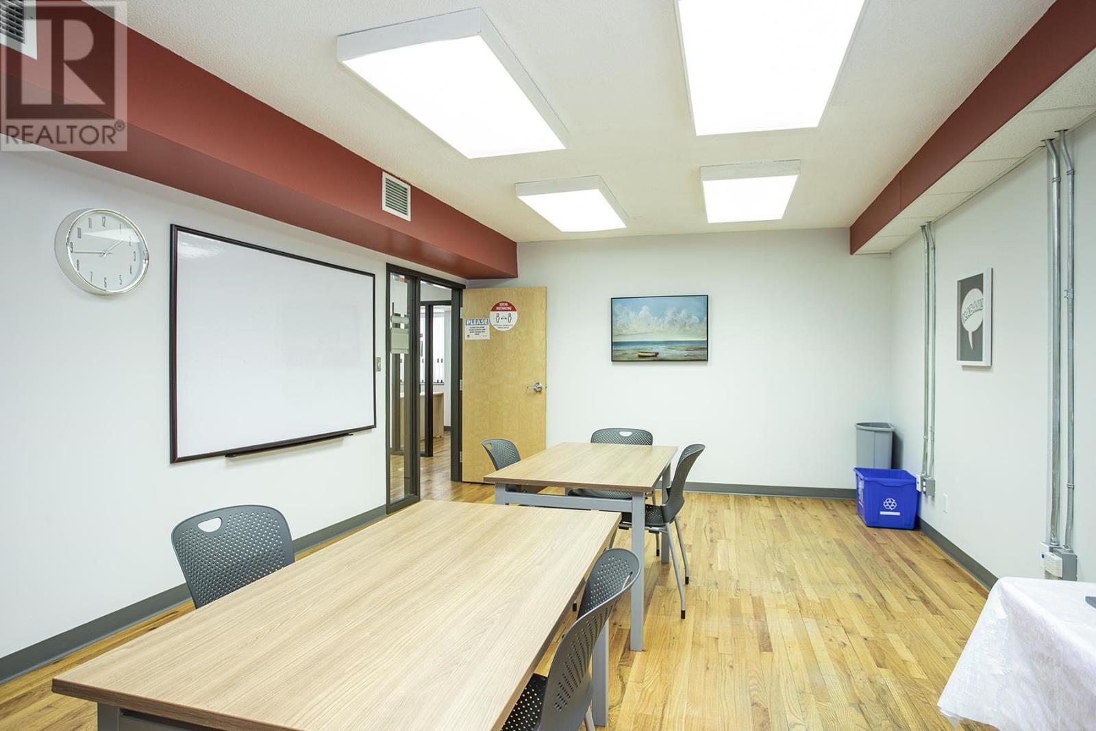 258 Queen St E # 2nd Floor Property Photo 19