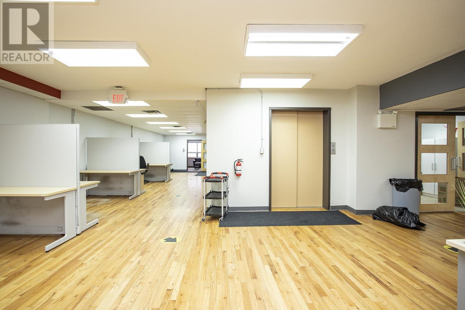 258 Queen St E # 2nd Floor Property Photo 24